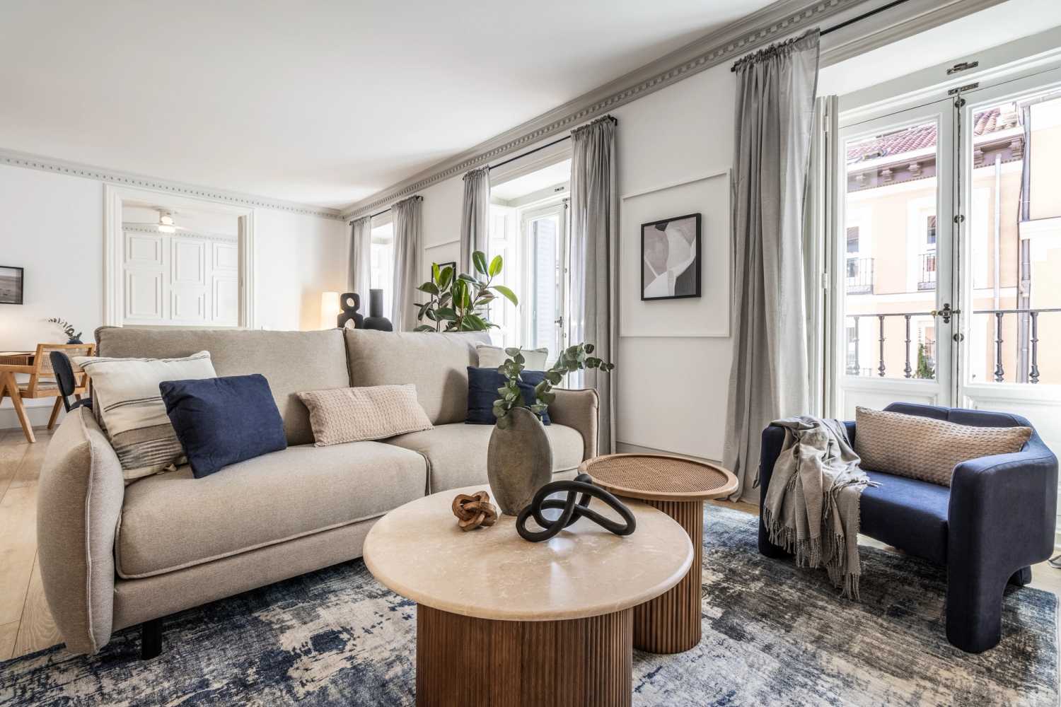 Villa Llevant Fuente Castellana Madrid: Luxury 2-Bedroom Apartment with Air Conditioning and Family-Friendly Amenities, Madrid