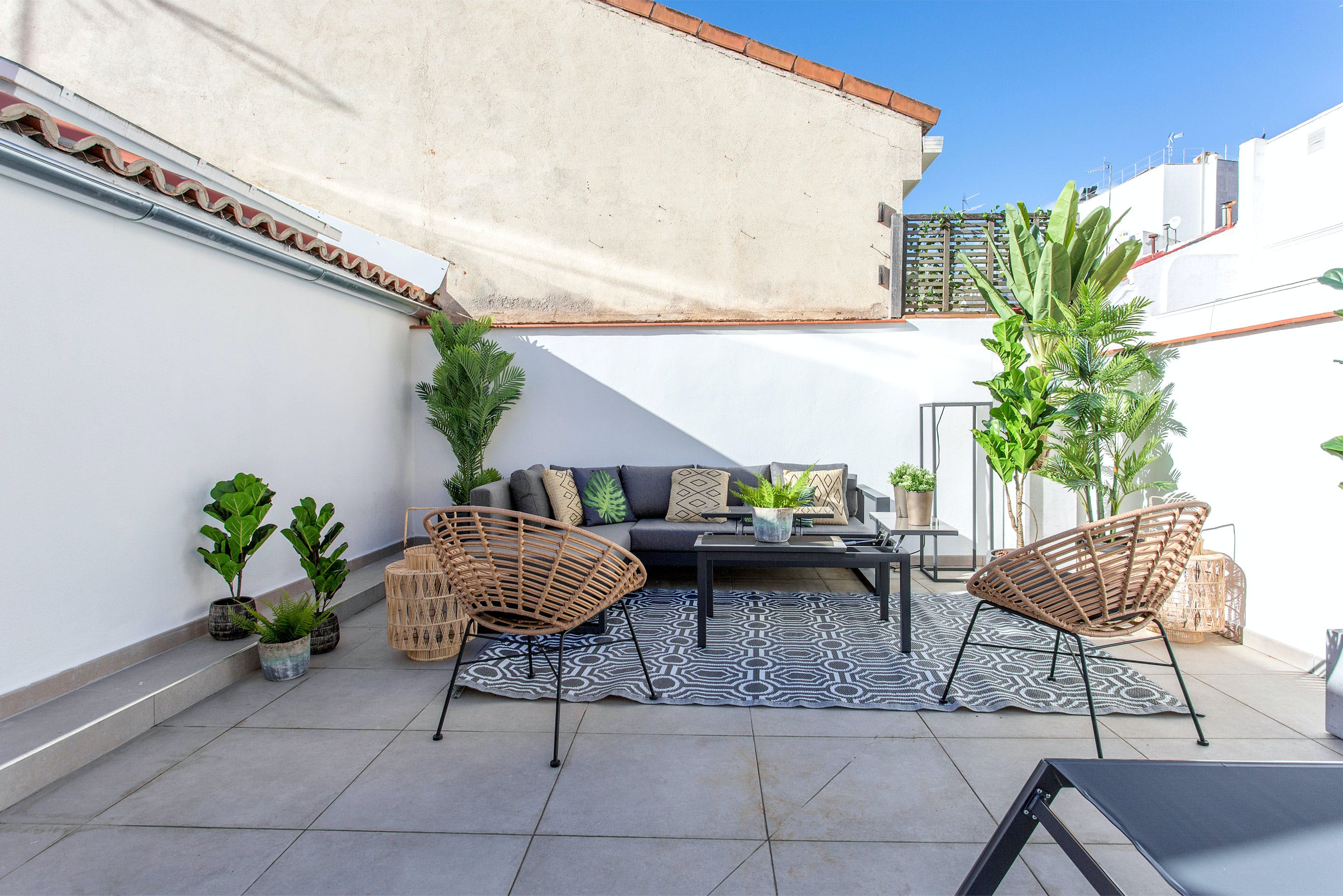 Villa Llevant Lope Madrid: Luxury 3-Bedroom Apartment with Spa and Private Parking, Las Letras Madrid