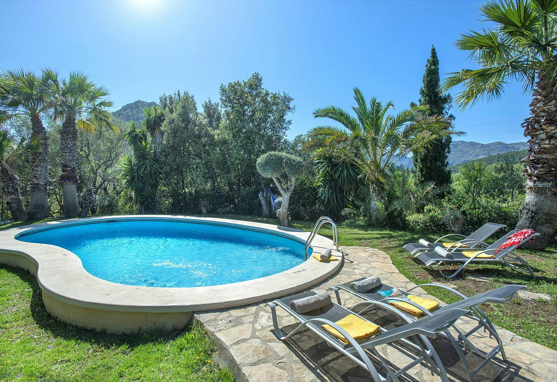 Villa Llevant Mirador Llenaire Pollença: Luxury 2-Bedroom Villa with Private Pool and Air Conditioning, Pollença
