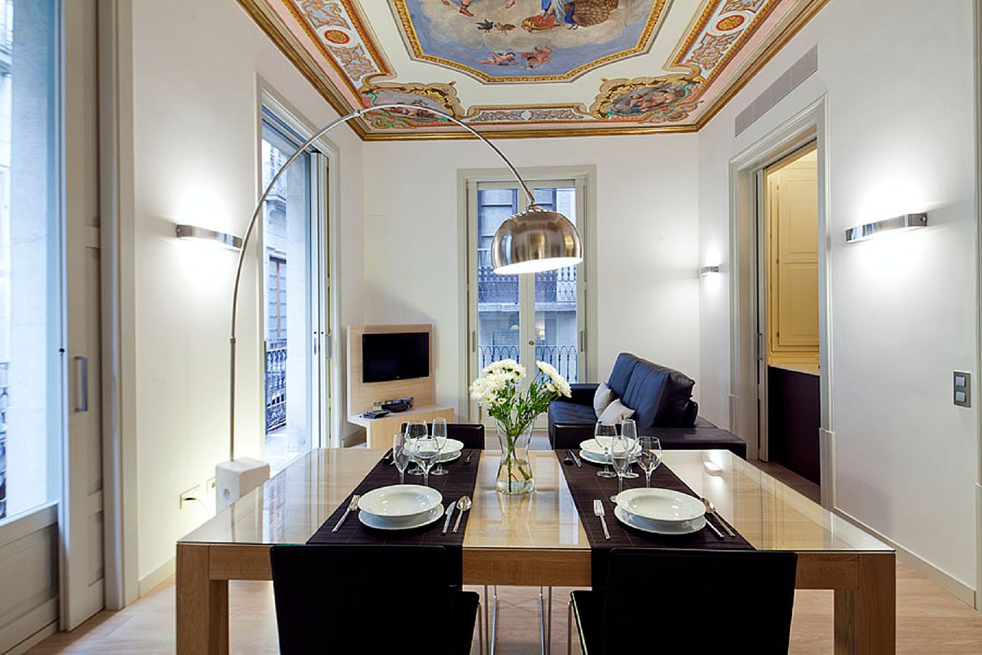 Villa Llevant Mirall Barri Gòtic: Luxury 1-Bedroom Apartment with Sea View and Spa, Gothic Quarter Barcelona