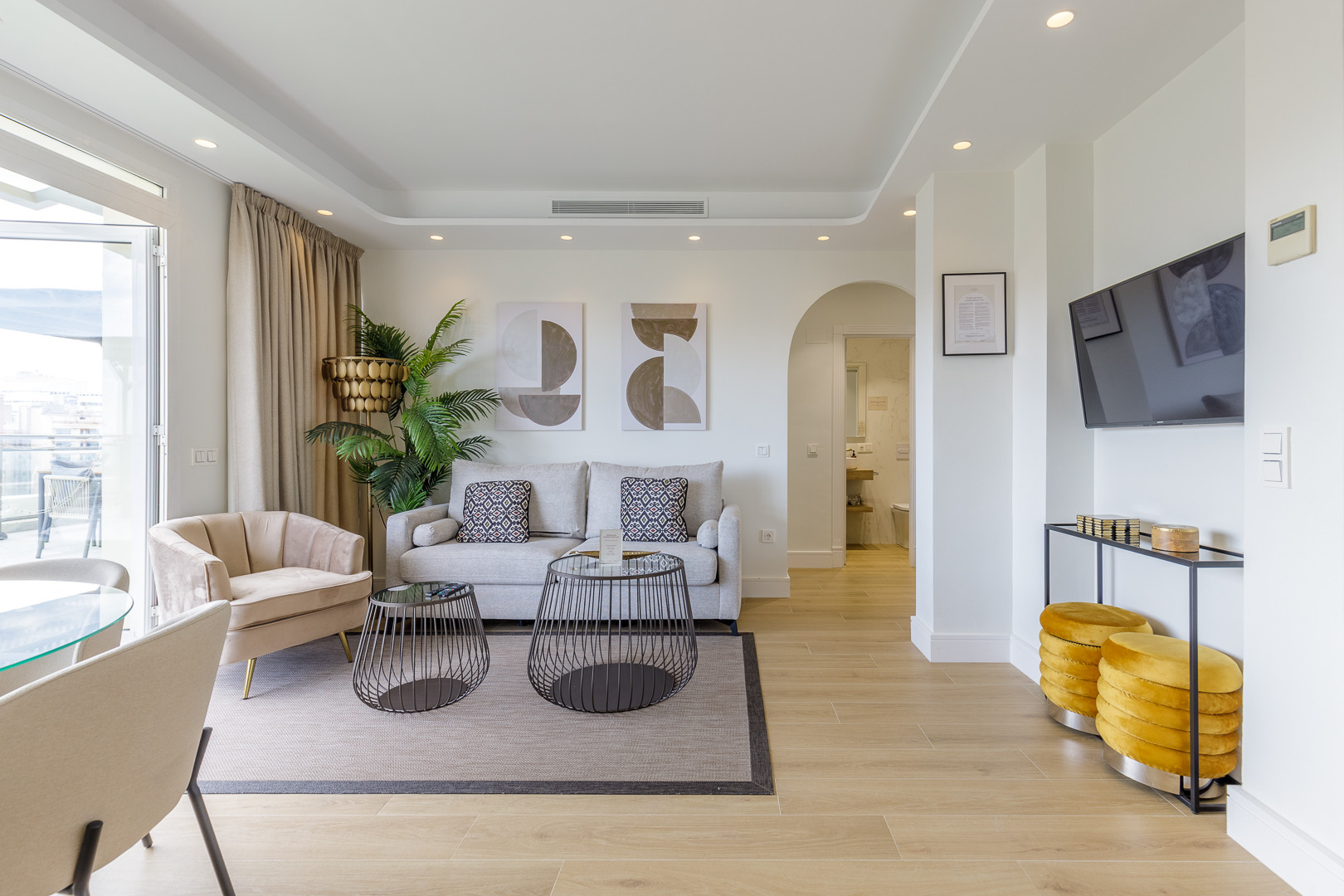 Villa Llevant Reding Málaga: Luxury 2-Bedroom Penthouse with Rooftop Terrace and Sea Views in Malaga