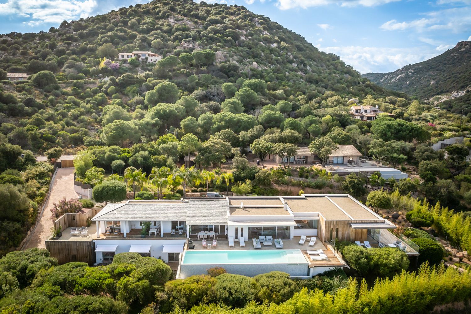 Villa Lumière Palombaggia Porto-Vecchio: 5-Bedroom Infinity Pool Villa with Sea Views Near Palombaggi