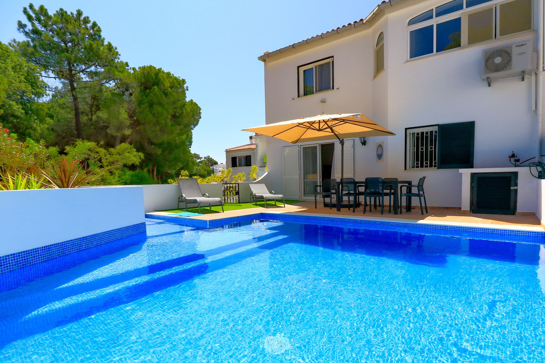Villa Luzente Garrão Lobo: 3-Bedroom Heated Pool Villa with Tennis & Spa in Vale do Lob