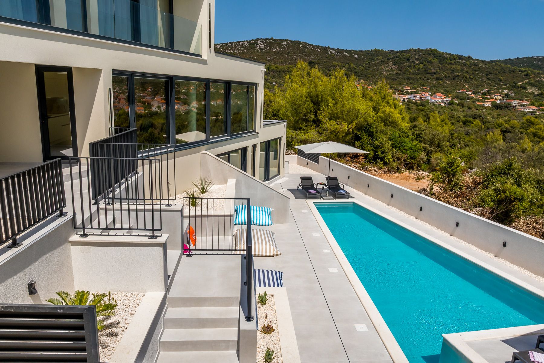 Villa Maestral Arbanija Trogir: 4-Bedroom Villa with Private Pool and Spa Near Trogir, Vinis