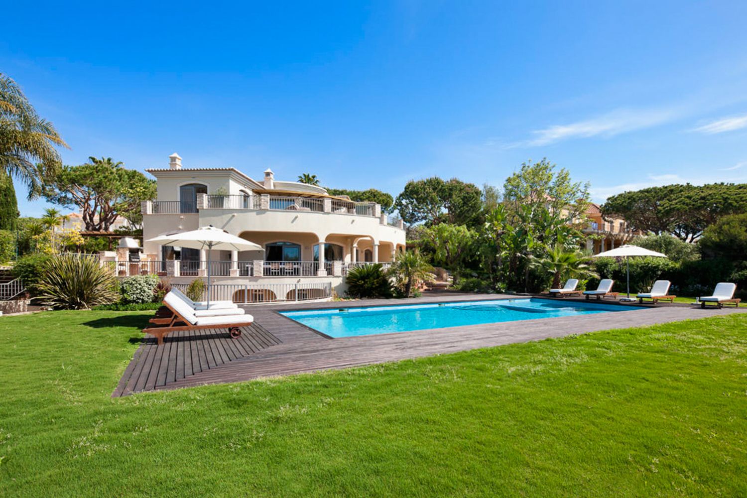Villa Maré Garrão QuintadoLago: 6-Bedroom Villa with Heated Pool and Ria Formosa Views in Qu