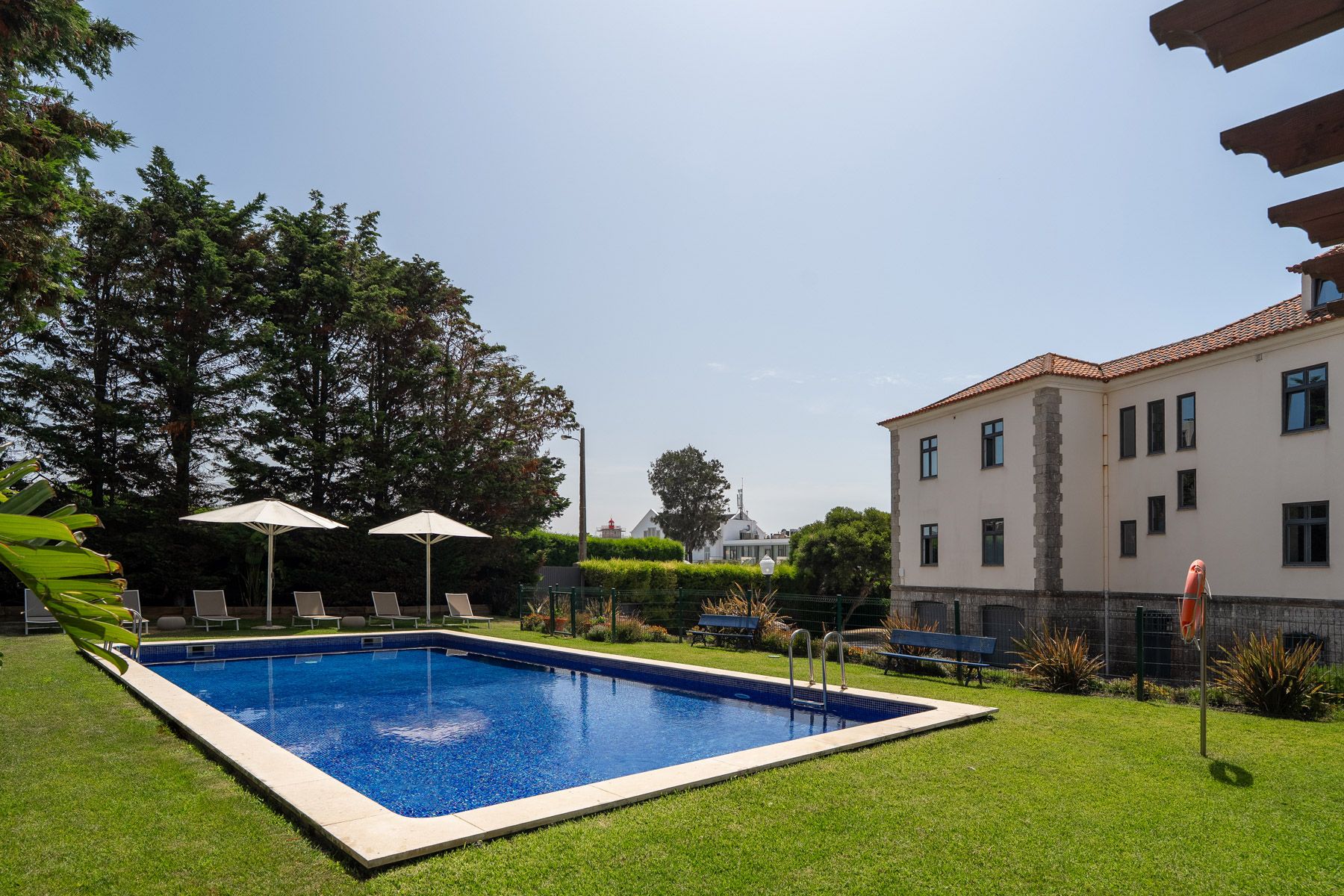 Villa Maré Guia Cascais: 6-Bedroom Seafront Villa with Heated Pool and Atlantic Views