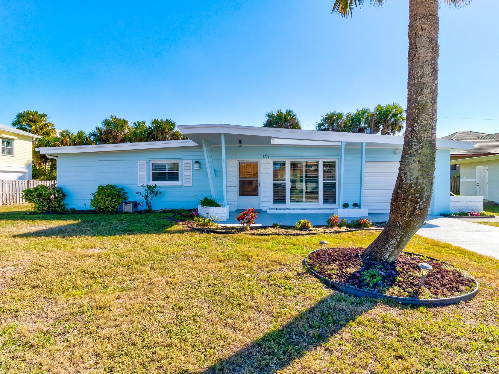 Villa Marejada Ponce Daytona: 3 Bedroom Beachside Villa with Spa Near Atlantic Shore in Da