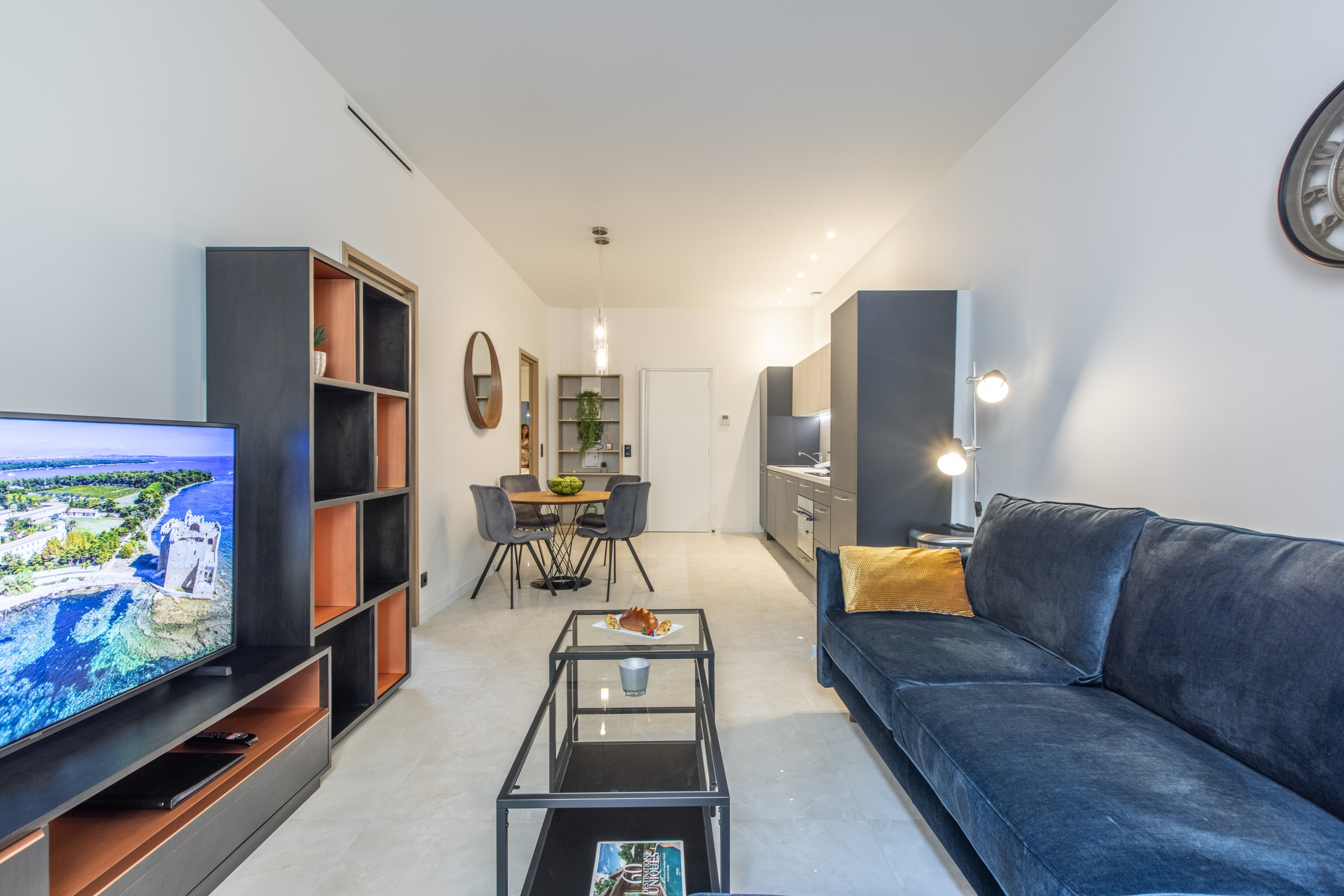 Villa Marin Calade Cannes: Luxury 2-Bedroom Apartment with Sea Views and Air Conditioning, Cannes