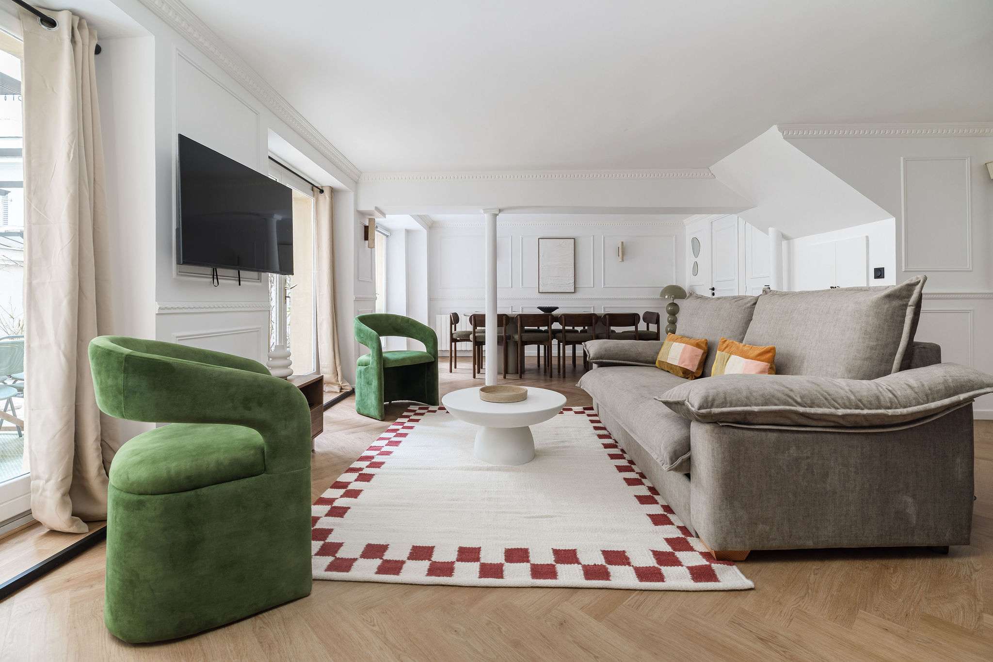 Villa Marin Céladon Bonne Nouvelle Paris: Spacious 4-Bedroom Apartment with Spa and Parking, Grands Boulevards Paris