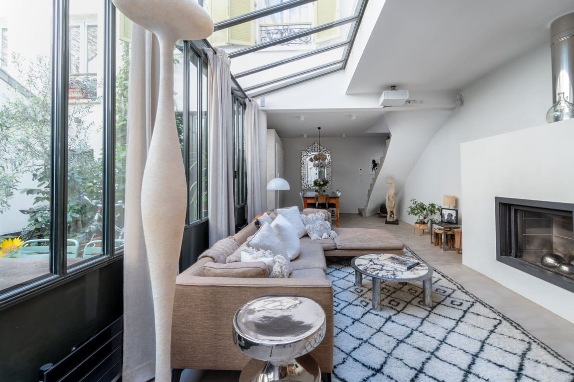 Villa Marin Clairière Oberkampf: Elegant 3-Bedroom Townhouse with Spa and Private Parking, Canal Saint Martin Oberkampf