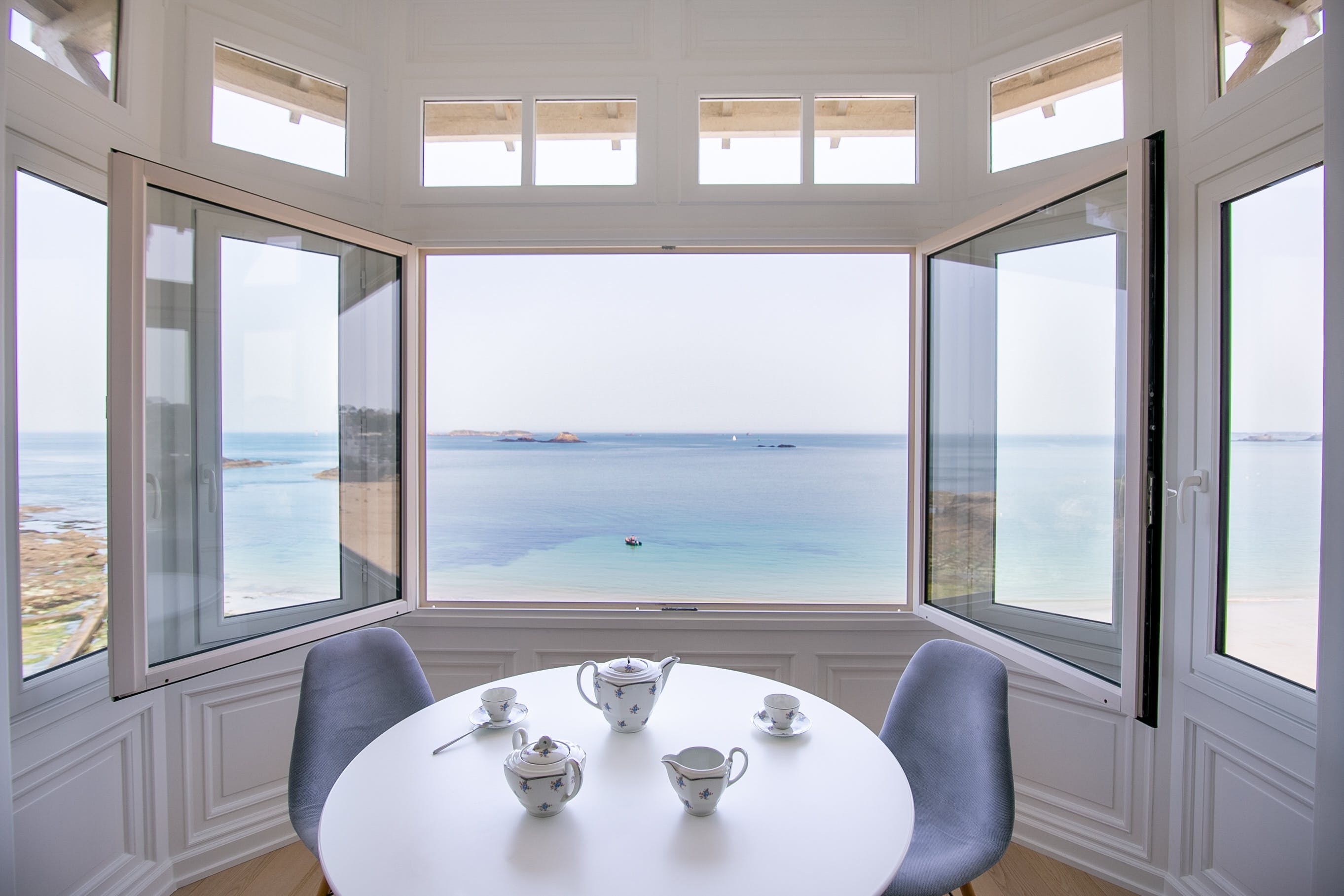 Villa Marin Nacré Saint-Énogat Paris: Luxury 1-Bedroom Apartment with Sea View and Private Parking, Paris