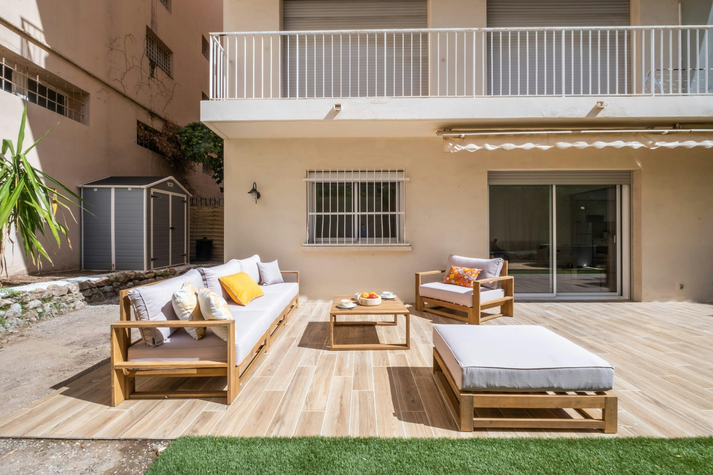 Villa Marin Oleandro La Bocca Cannes: Luxury 2-Bedroom Apartment with Sea View and Spa, Cannes