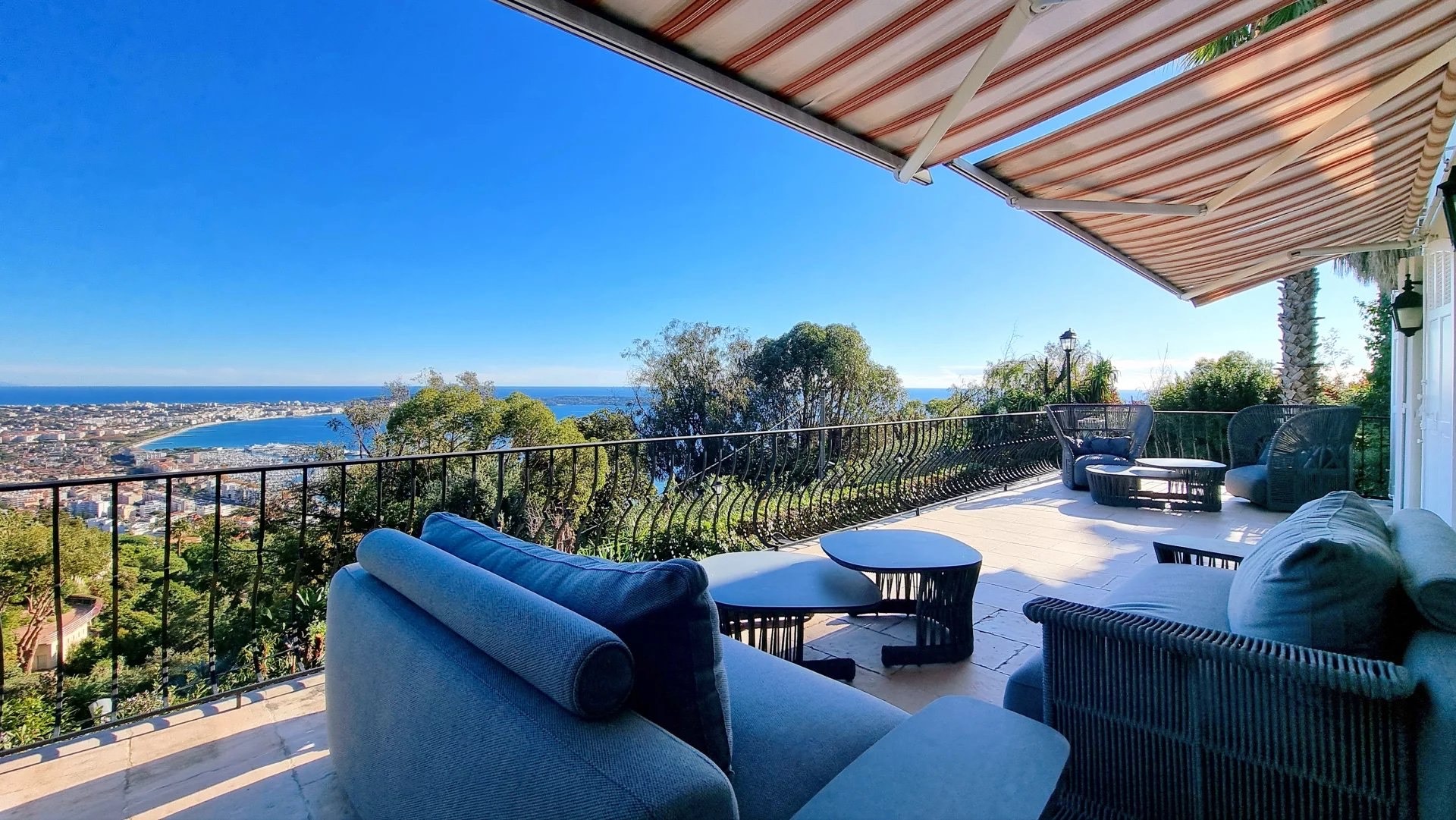 Villa Marin Oleandro Supercannes Cannes: Luxury 6-Bedroom Villa with Private Pool and Sea Views, Cannes