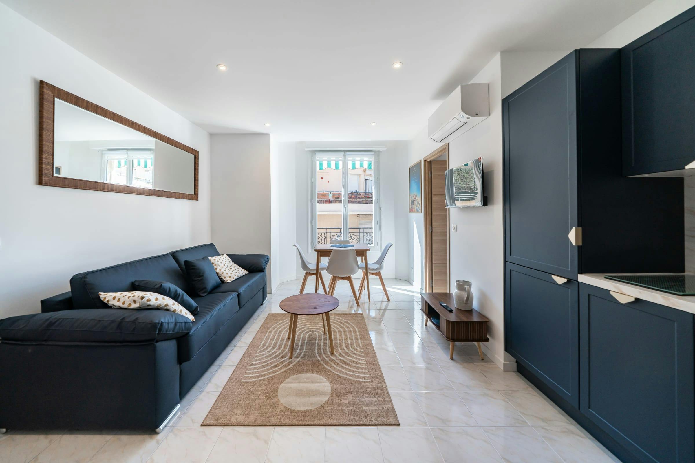 Villa Marin Safran La Bocca Cannes: Luxury 2-Bedroom Apartment with Sea View and Spa, Cannes