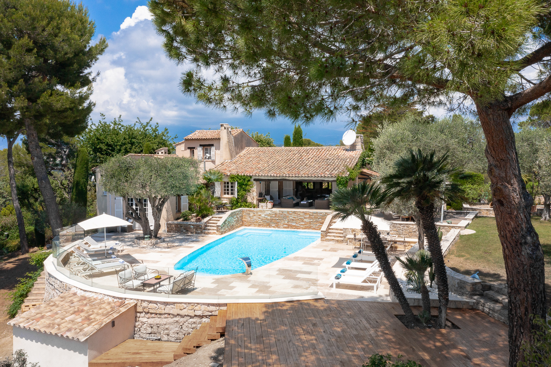 Villa Marin Safran Notre-Dame: Luxury 6-Bedroom Villa with Private Pool and Sea View, French Riviera