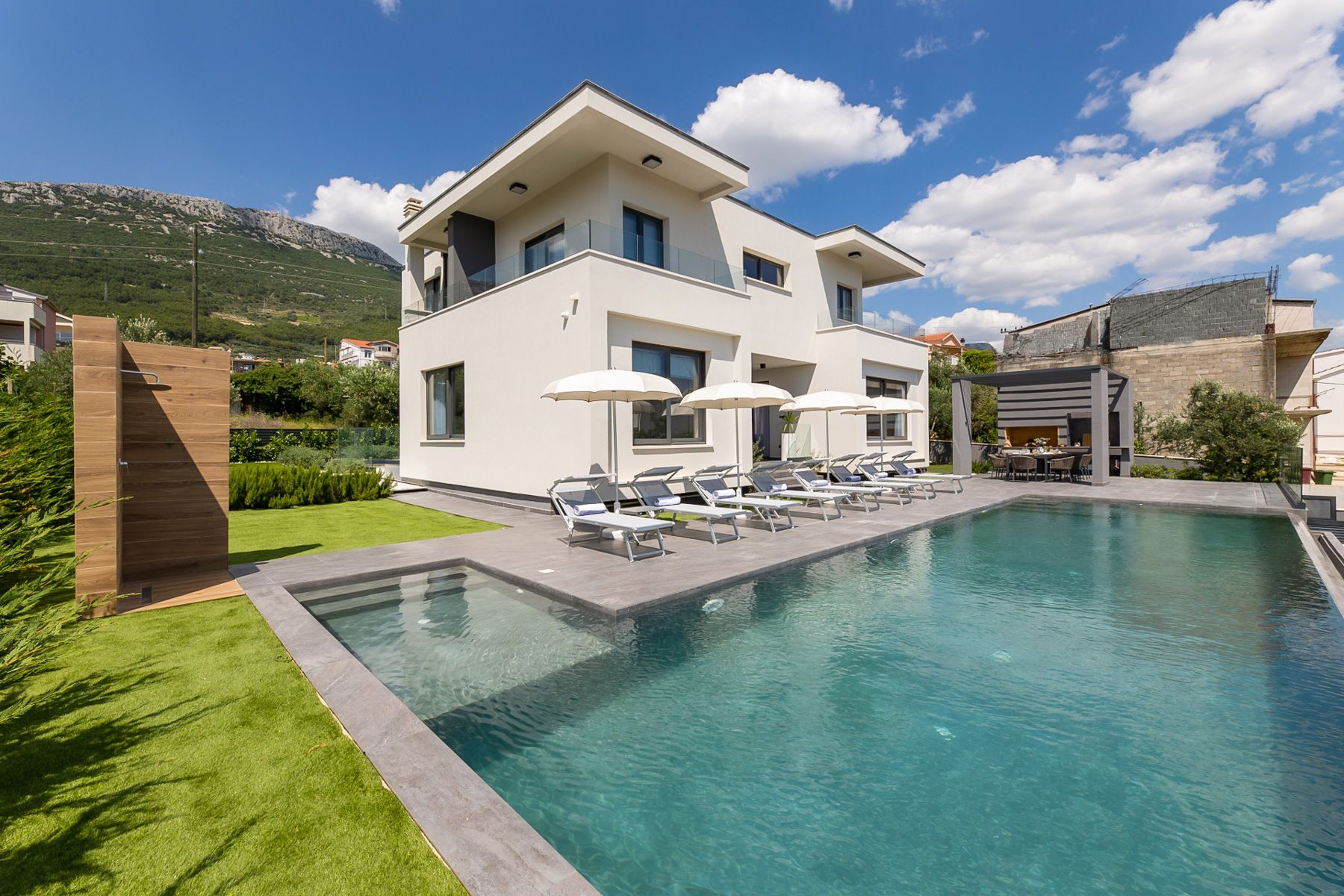 Villa Maslina Čiovo Trogir: 5-Bedroom Villa with Heated Pool, Sauna & Sea Views near Tro