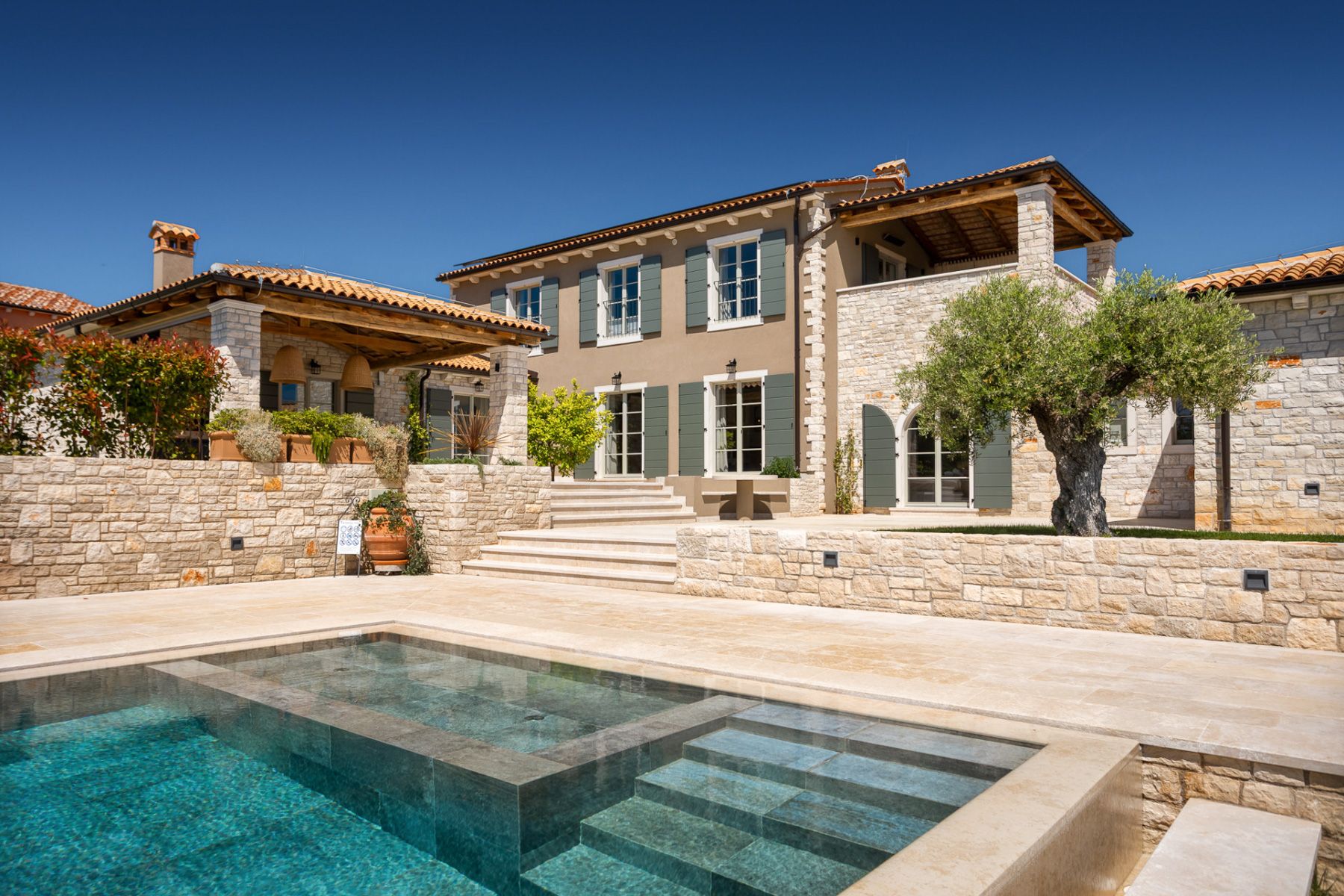 Villa Maslina Kaštelir Croatia: 4-Bedroom Villa with Heated Infinity Pool and Spa in Istria,