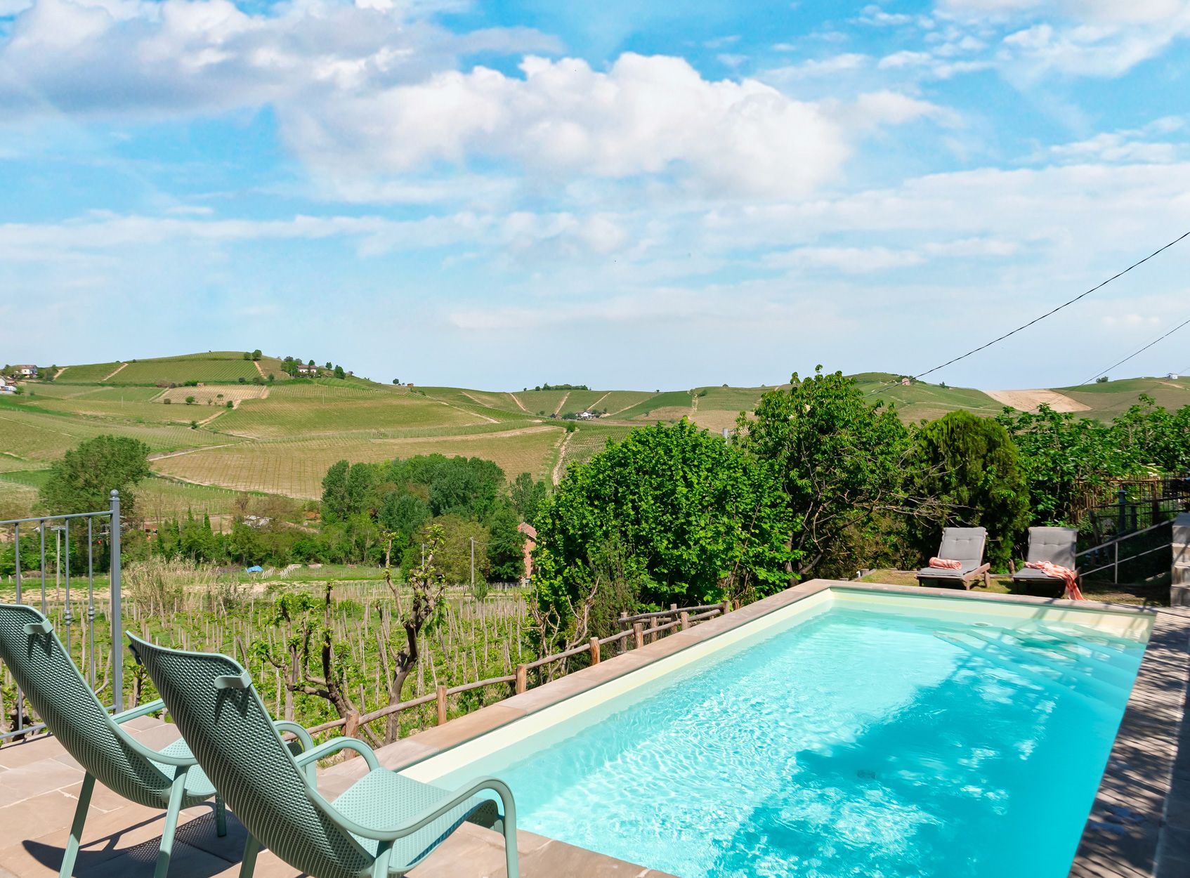 Villa Melograno Casale Monferrato: 4-Bedroom Villa with Private Pool and Vineyard Views in Pied