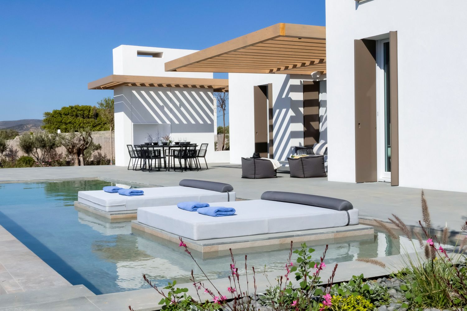 Villa Meltémi Náousa Paros: 4-Bedroom Infinity Pool Villa with Spa in Paros, Greece