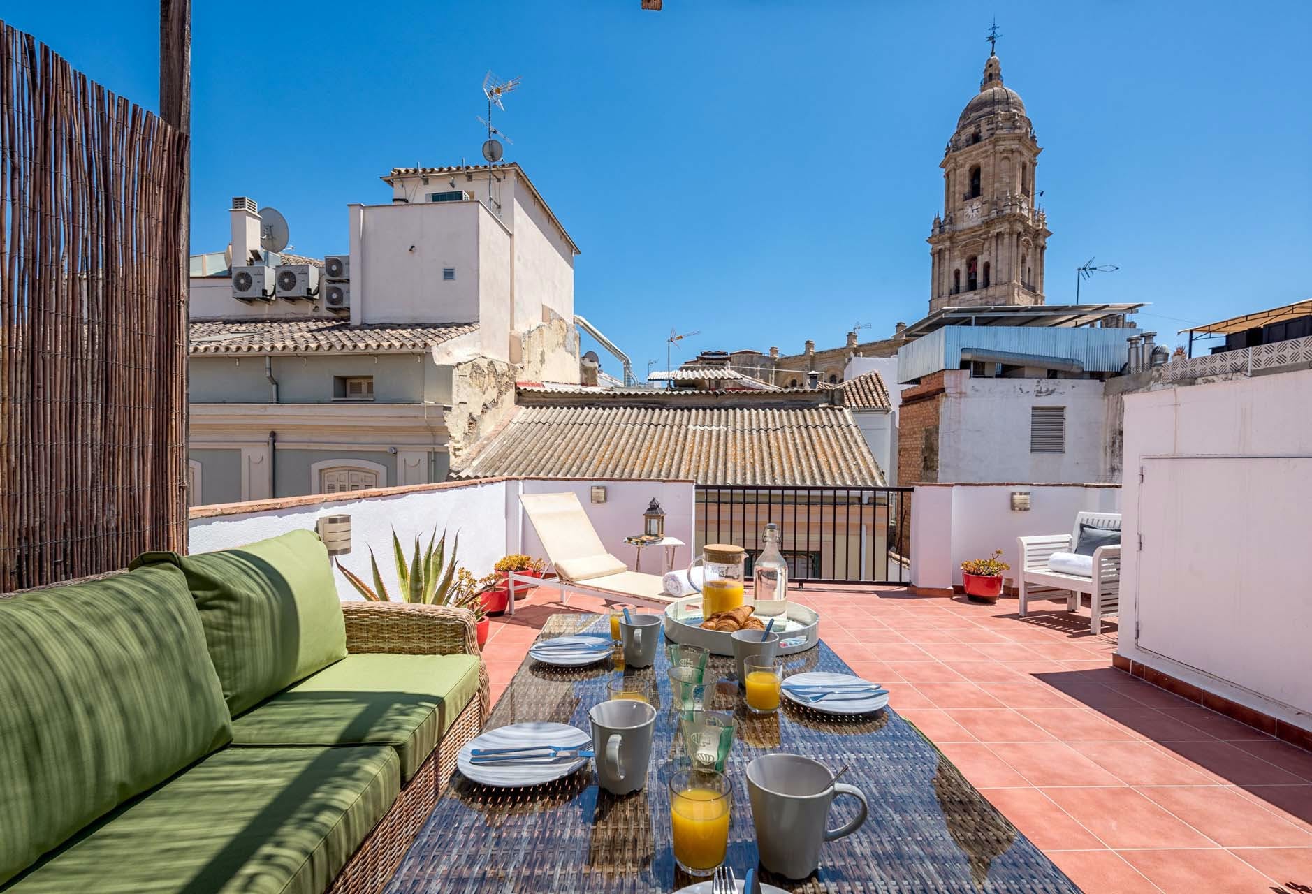 Villa Mestral Alcazaba Málaga: Luxury 2-Bedroom Villa with Sea Views and Spa, Malaga Centro Historico