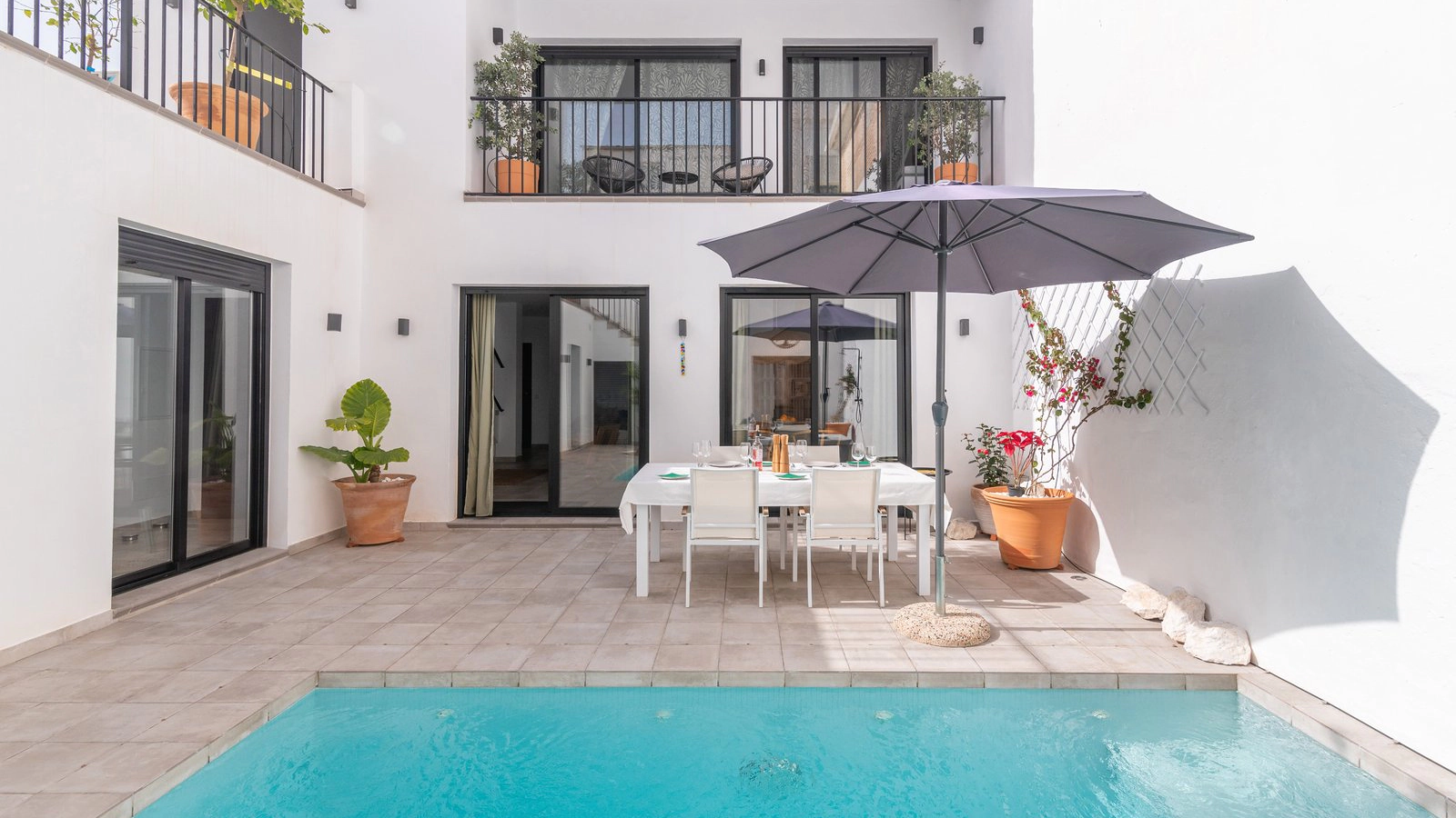 Villa Mestral Almayate Málaga: Luxury 3-Bedroom Villa with Private Pool and Sea Views, Malaga Region