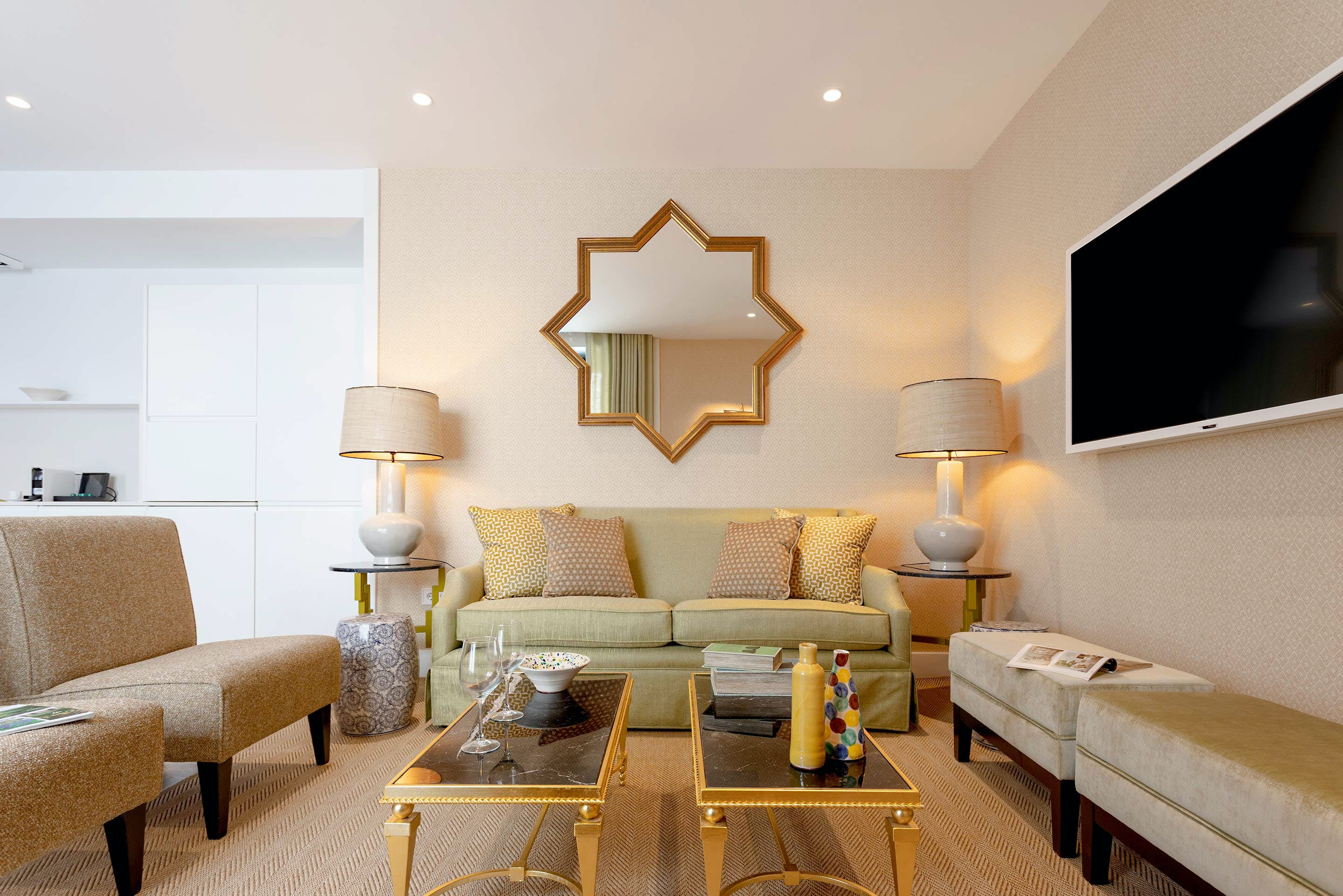 Villa Vendaval La Gola El Arenal: Stylish 2-Bedroom Apartment with Shared Pool in El Arenal, Sevilla
