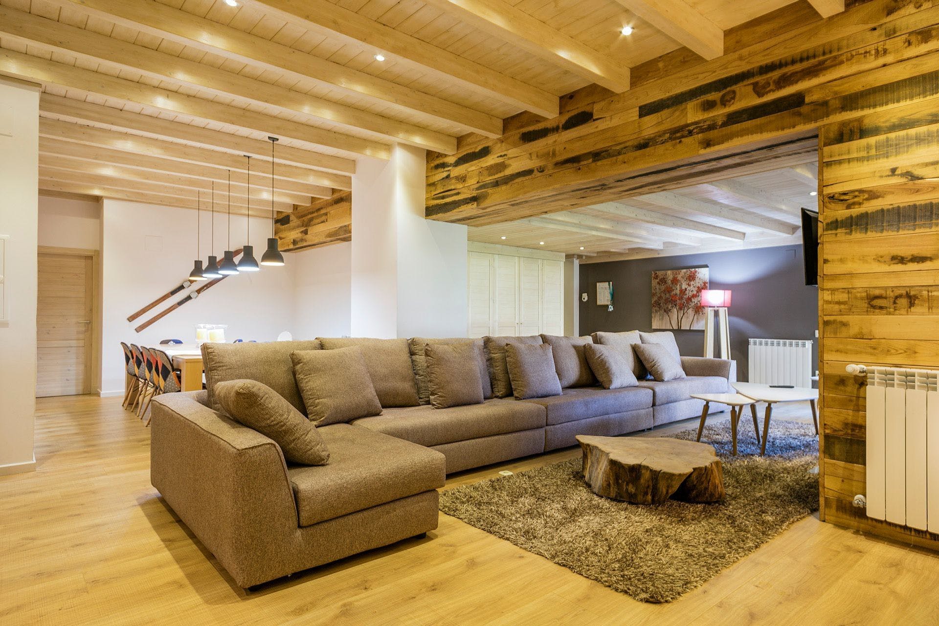 Villa Mestral Betlan Valdaran: Luxury 5-Bedroom Apartment with Spa and Ski Access, Val d’Aran