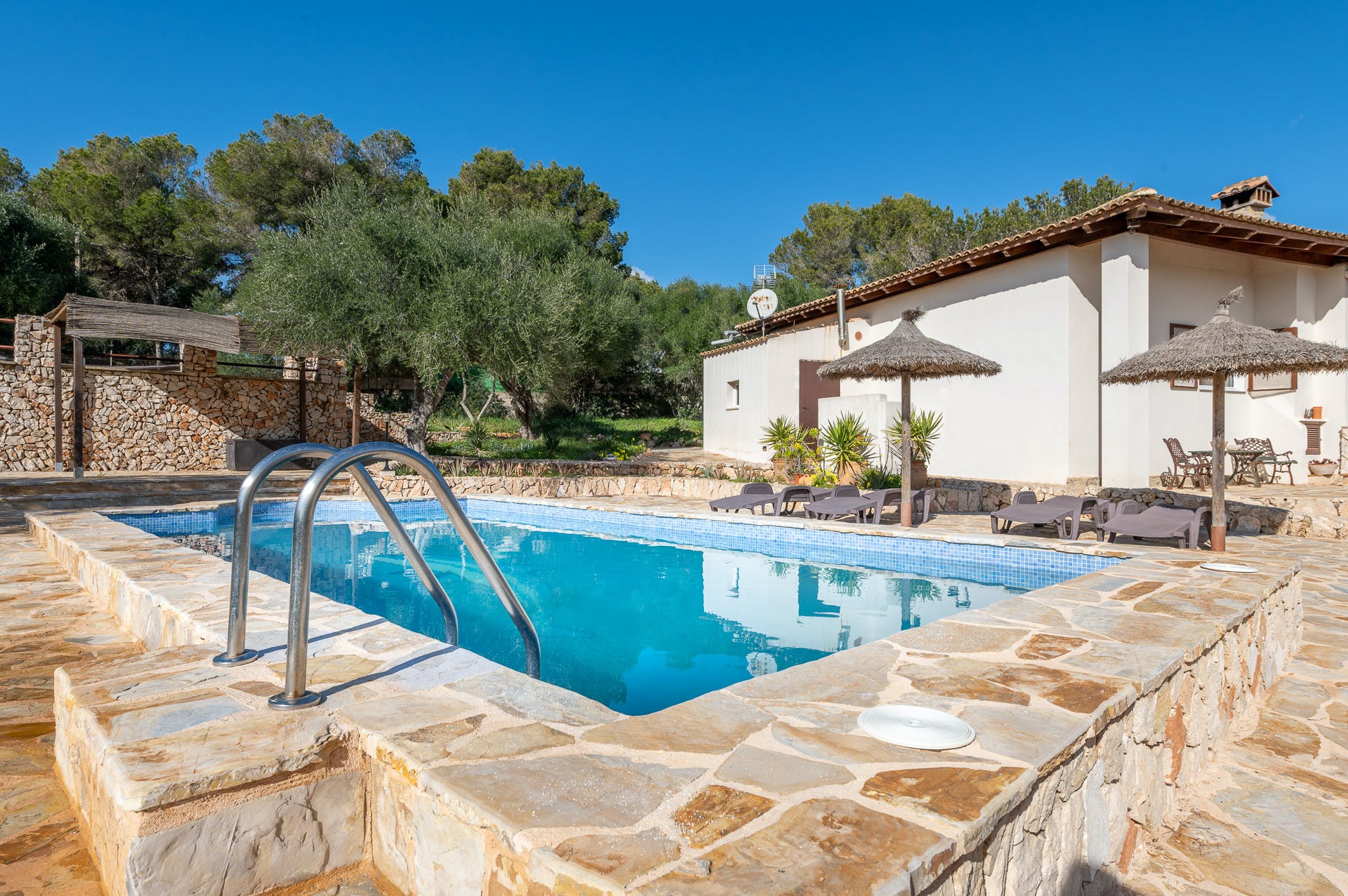 Villa Mestral Cala Serena Cala d’Or: Luxury 3-Bedroom Villa with Private Pool and Sea Views, Cala d’Or Mallorca
