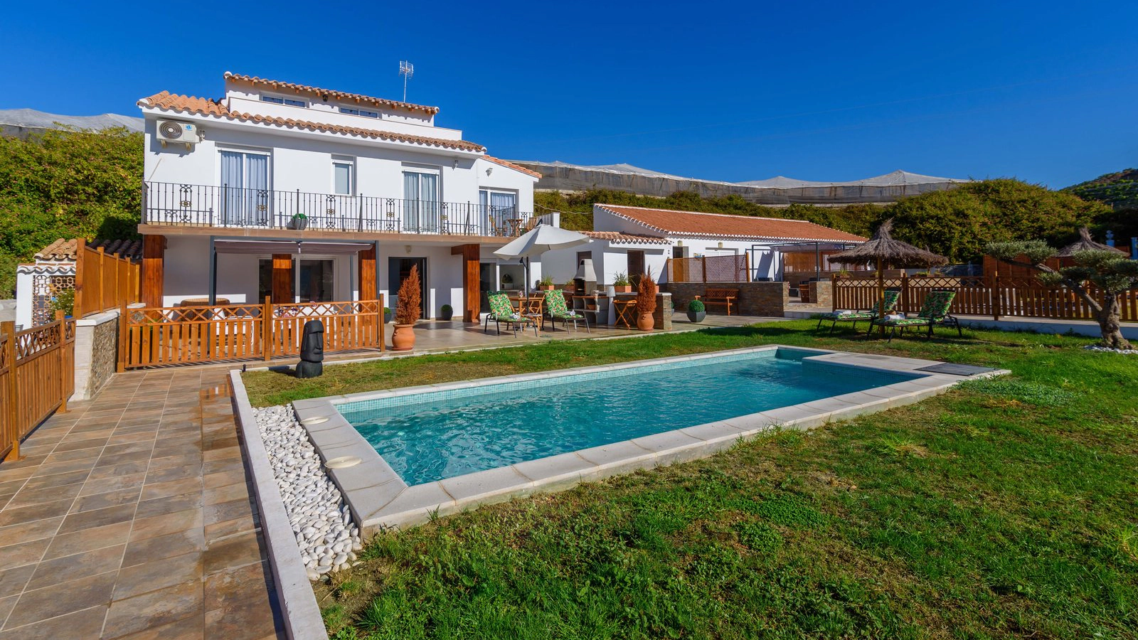 Villa Mestral Calaceite Nerja: Luxury 3-Bedroom Apartment with Private Pool and Sea Views, Axarquia