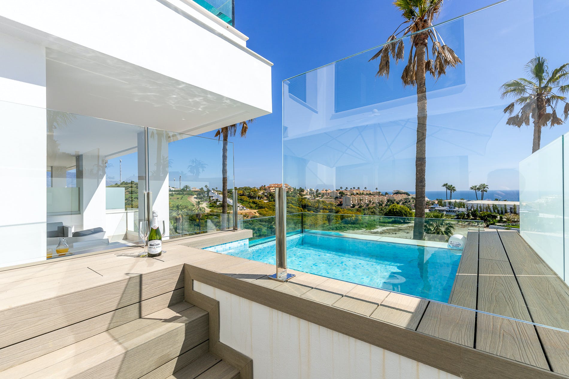 Villa Mestral Calahonda Fuengirola: Luxury 2-Bedroom Villa with Private Pool and Sea Views, Fuengirola