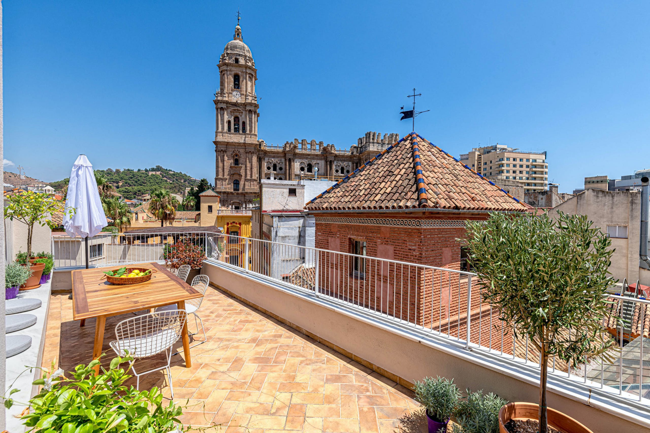 Villa Mestral El Palo Málaga 61028: Luxury 2-Bedroom Apartment with Sea View and Spa Facilities, Malaga Centro Historico