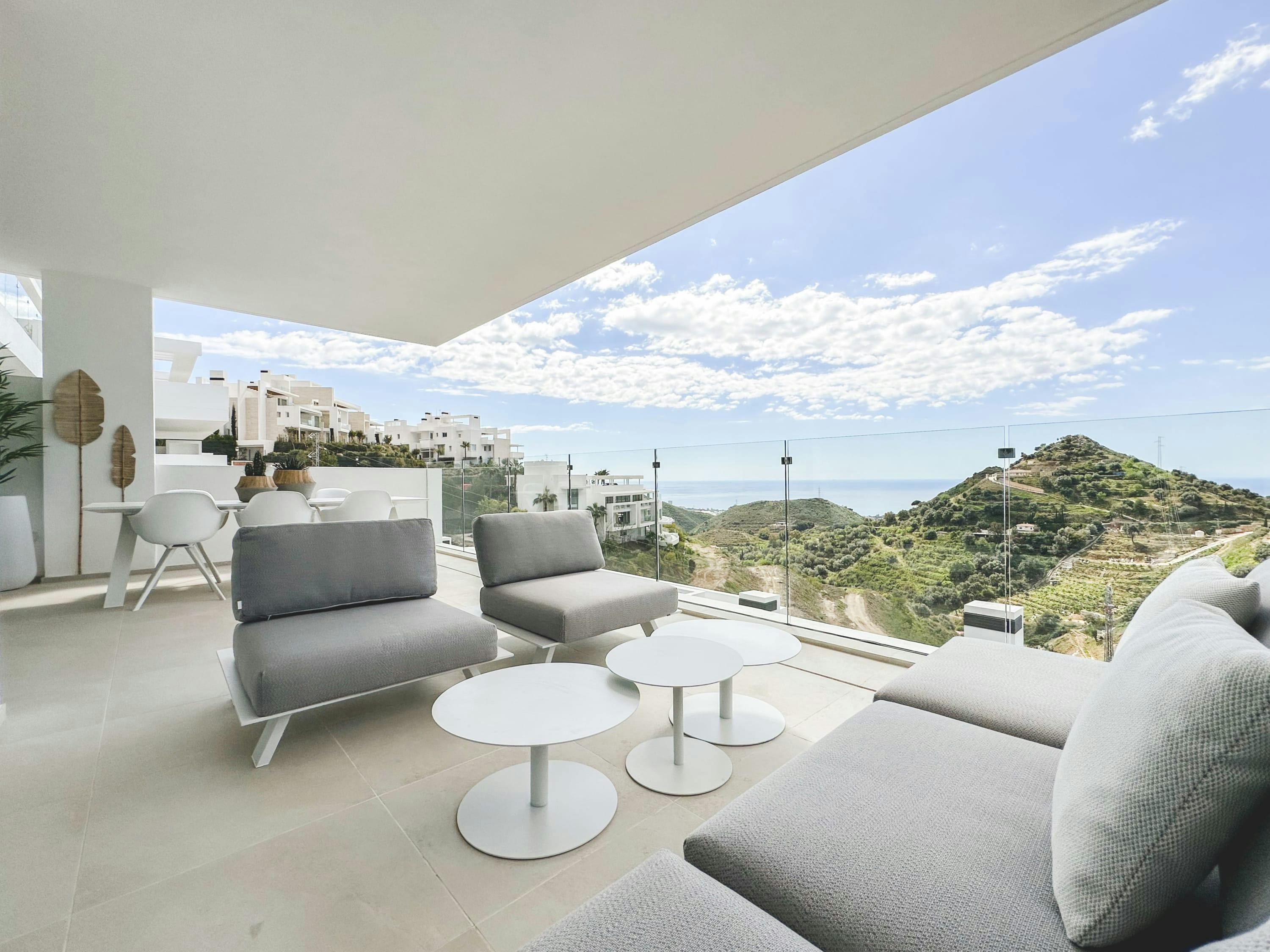 Villa Pinar Marbella Oeste Marbella: Wellness Apartment Rental with Sea Views and Tennis Court, Marbella