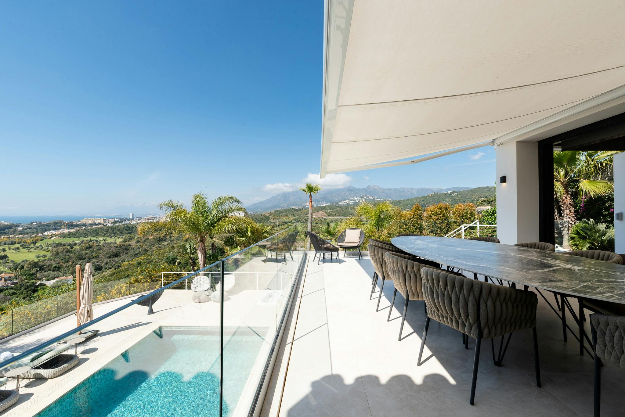 Villa Mestral Elviria Marbella: Luxury 4-Bedroom Villa with Private Pool and Sea Views, Marbella