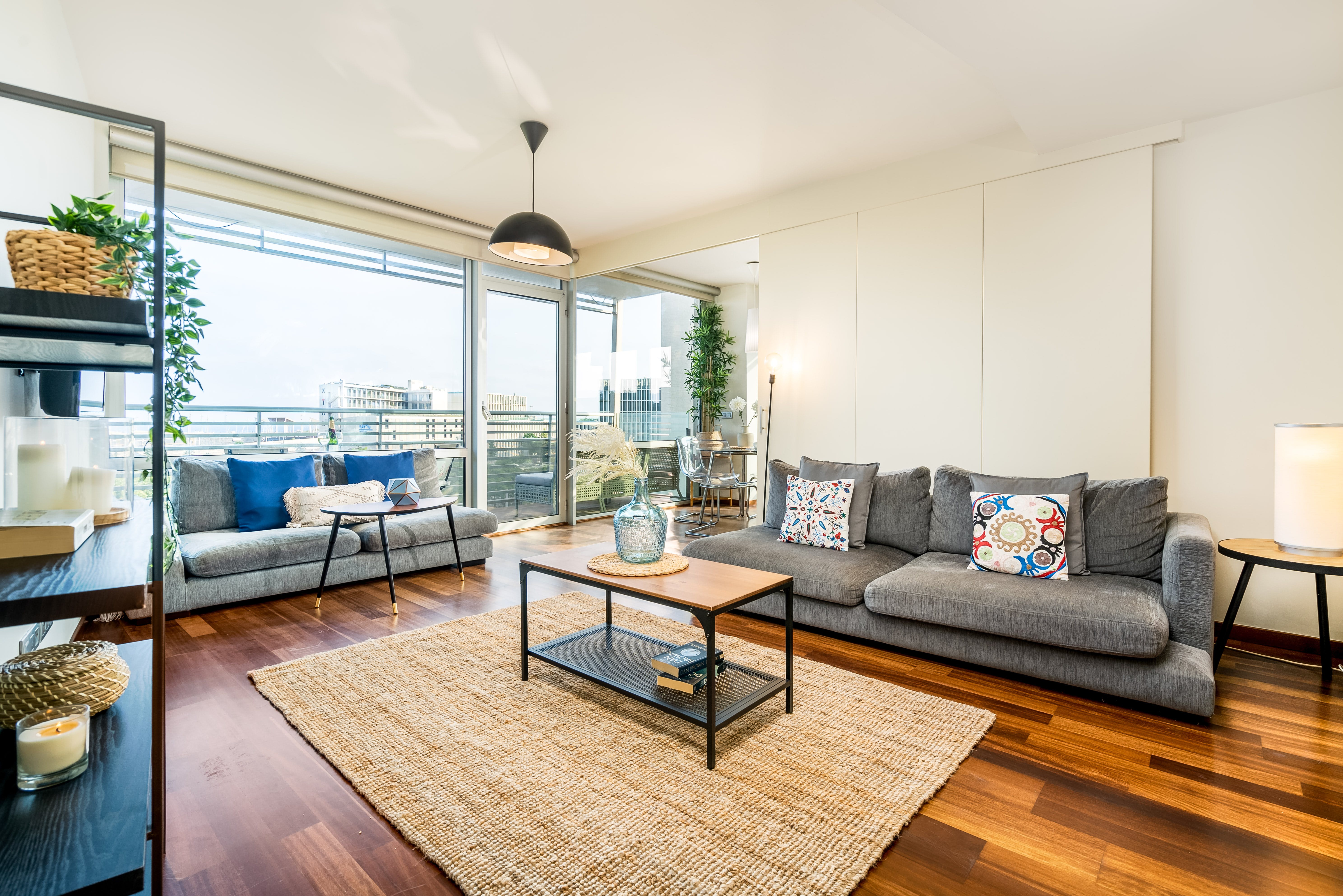 Villa Mestral Forum Barcelona: Modern 2-Bedroom Apartment with Pool and Sea Views, Diagonal Mar Barcelona