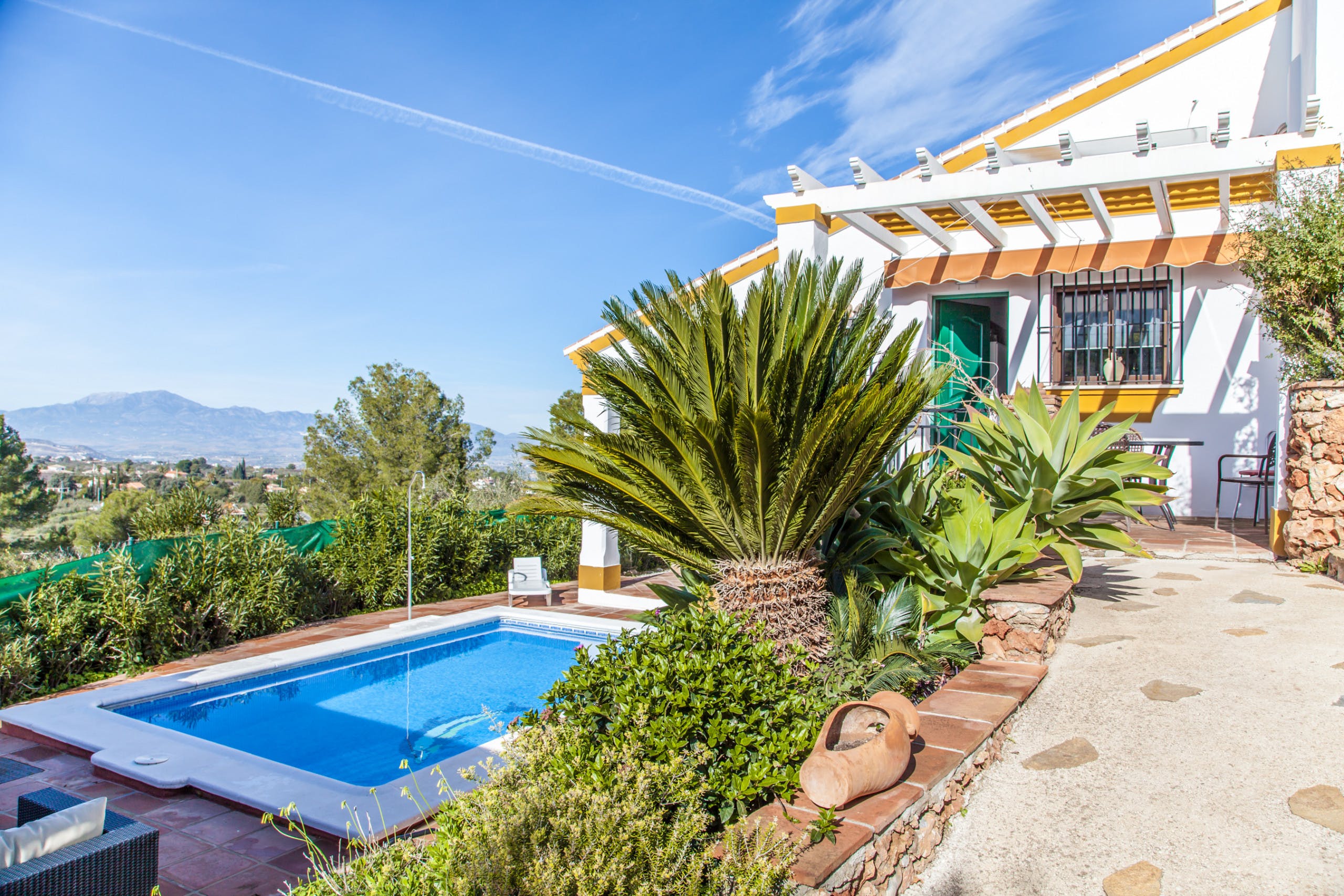 Villa Mestral Guadalhorce Pizarra: Luxury 3-Bedroom Villa with Private Pool and Seaviews, Valle del Guadalhorce