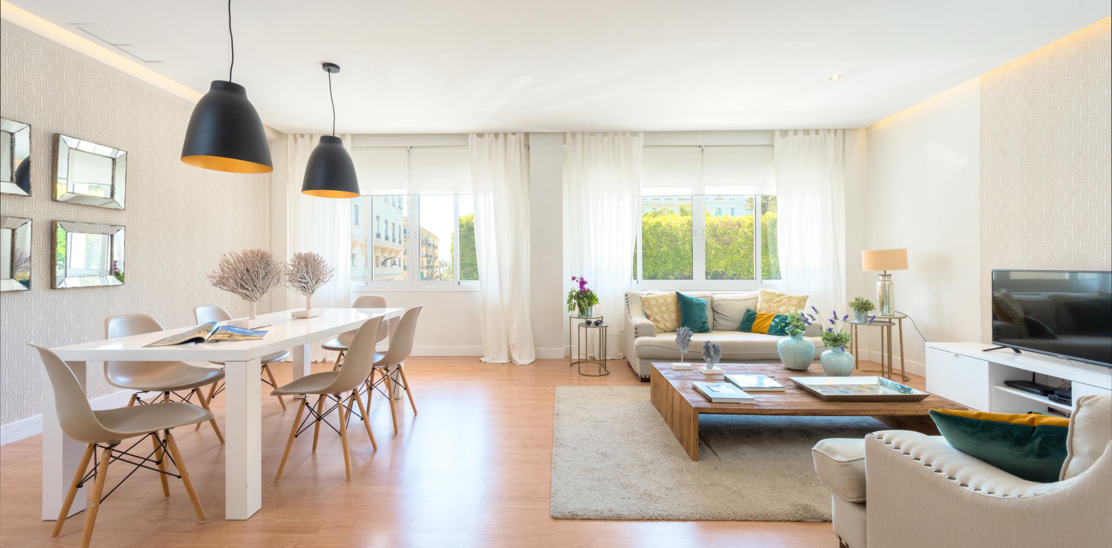 Villa Mestral La Malagueta Malaga: Luxury 3-Bedroom Apartment with Sea View and Spa, La Malagueta Malaga