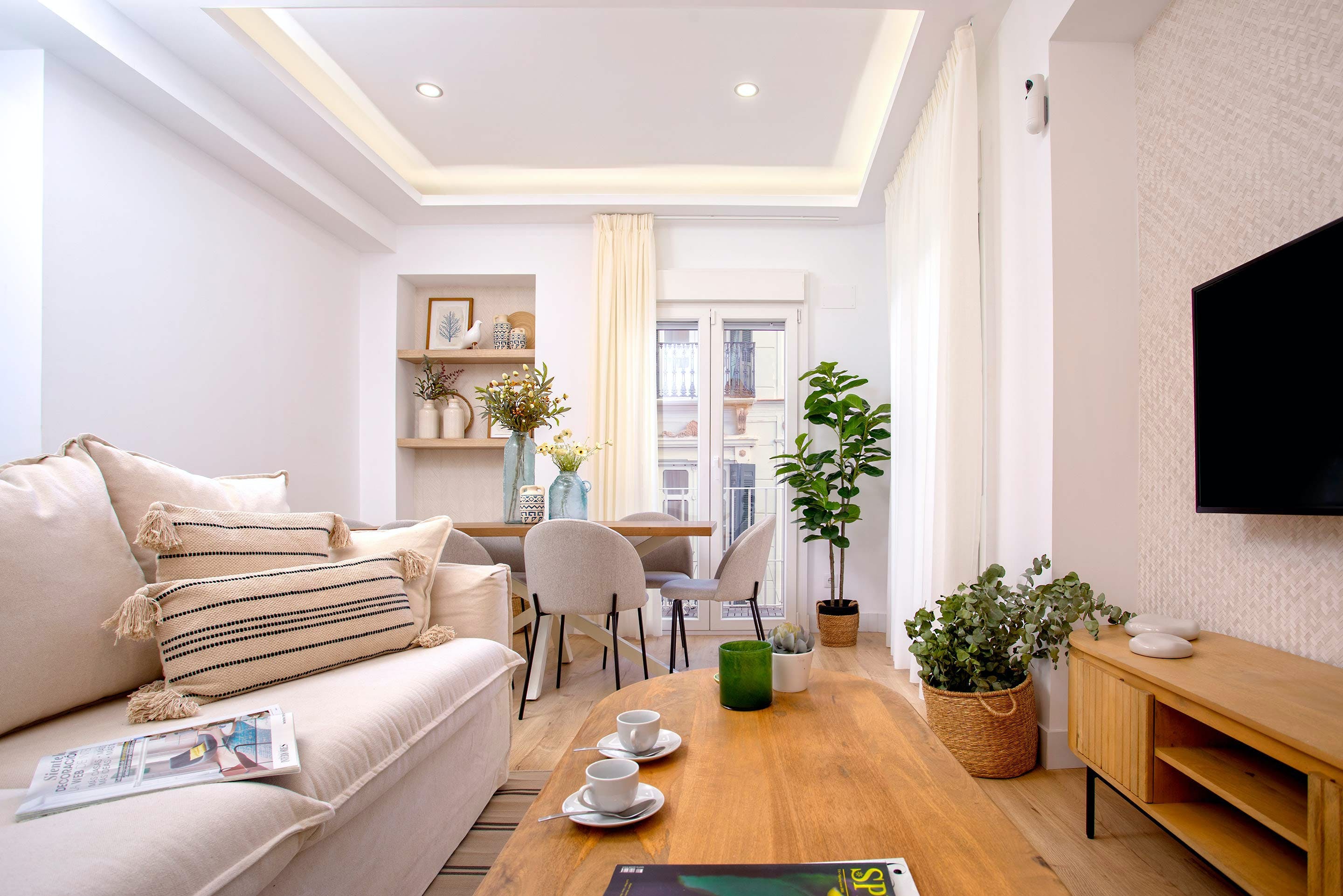 Villa Mestral Lagunillas Málaga: Luxury 3-Bedroom Apartment with Sea Views in Malaga Soho