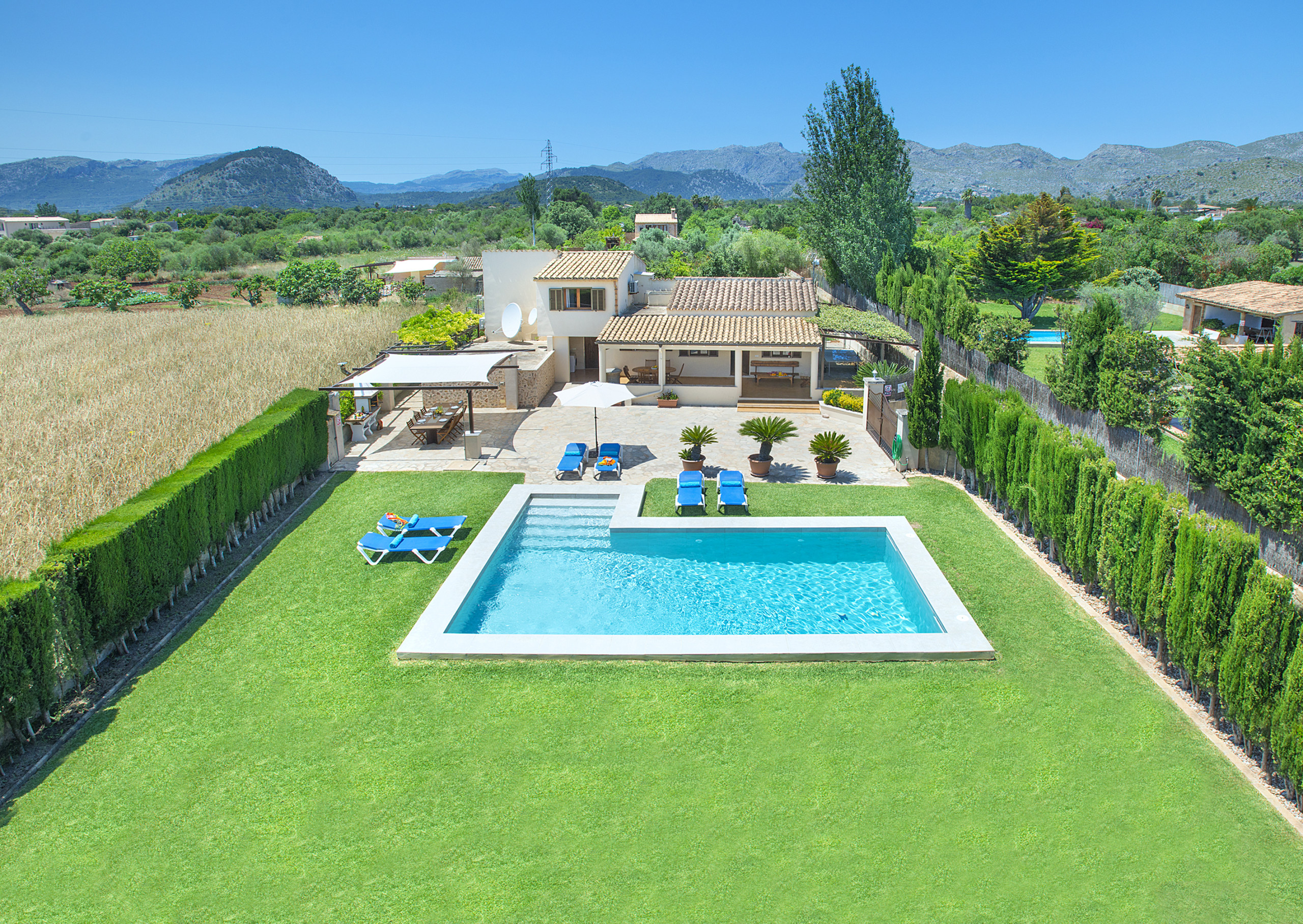 Villa Patio Carrer des Forn Pollença: Luxury 3-Bedroom Villa with Private Pool and Sea Views, Pollença Mallorca