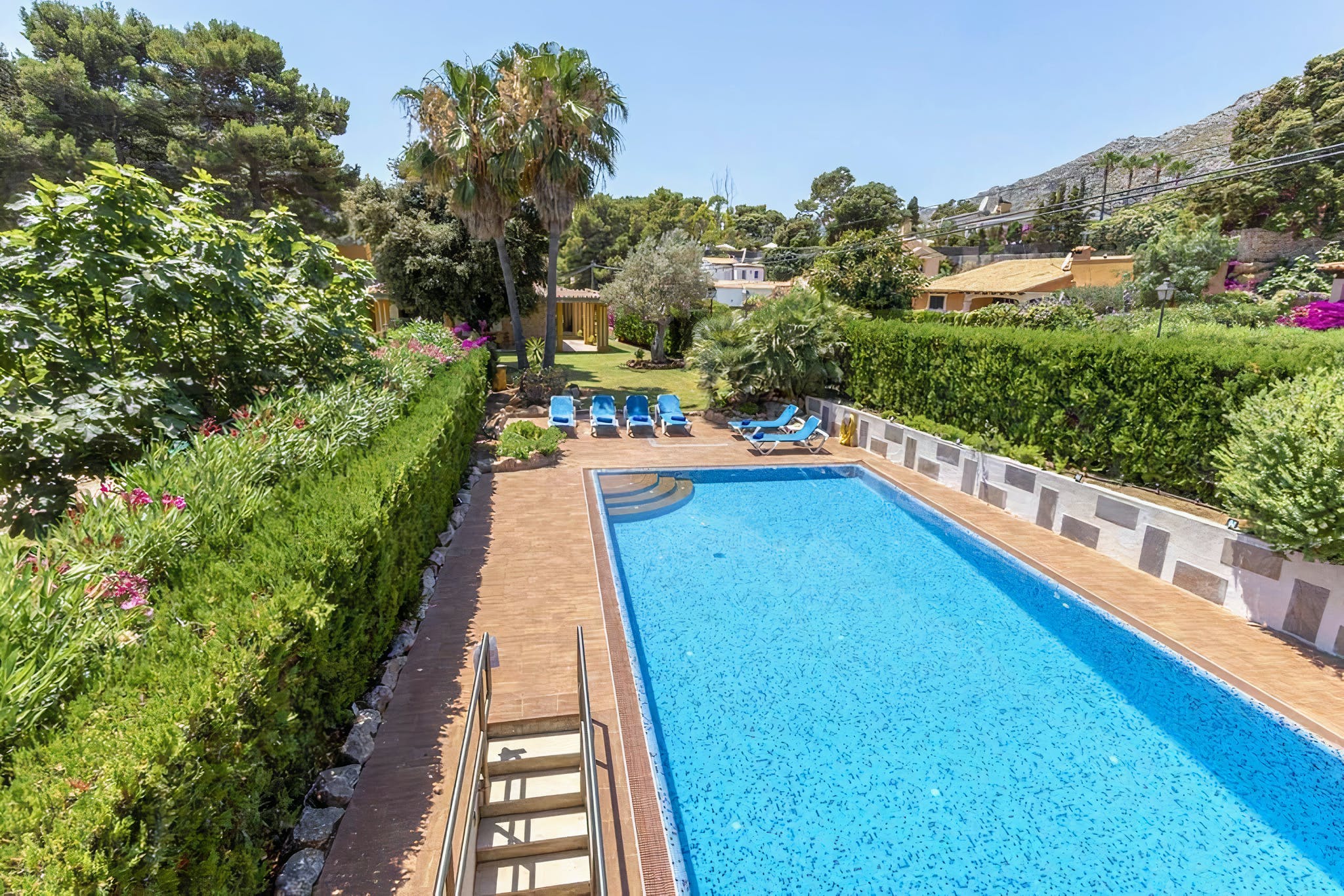 Villa Porpora Font de sa Cala Pollença: Luxury 3-Bedroom Apartment with Private Pool and Sea Views, Pollença