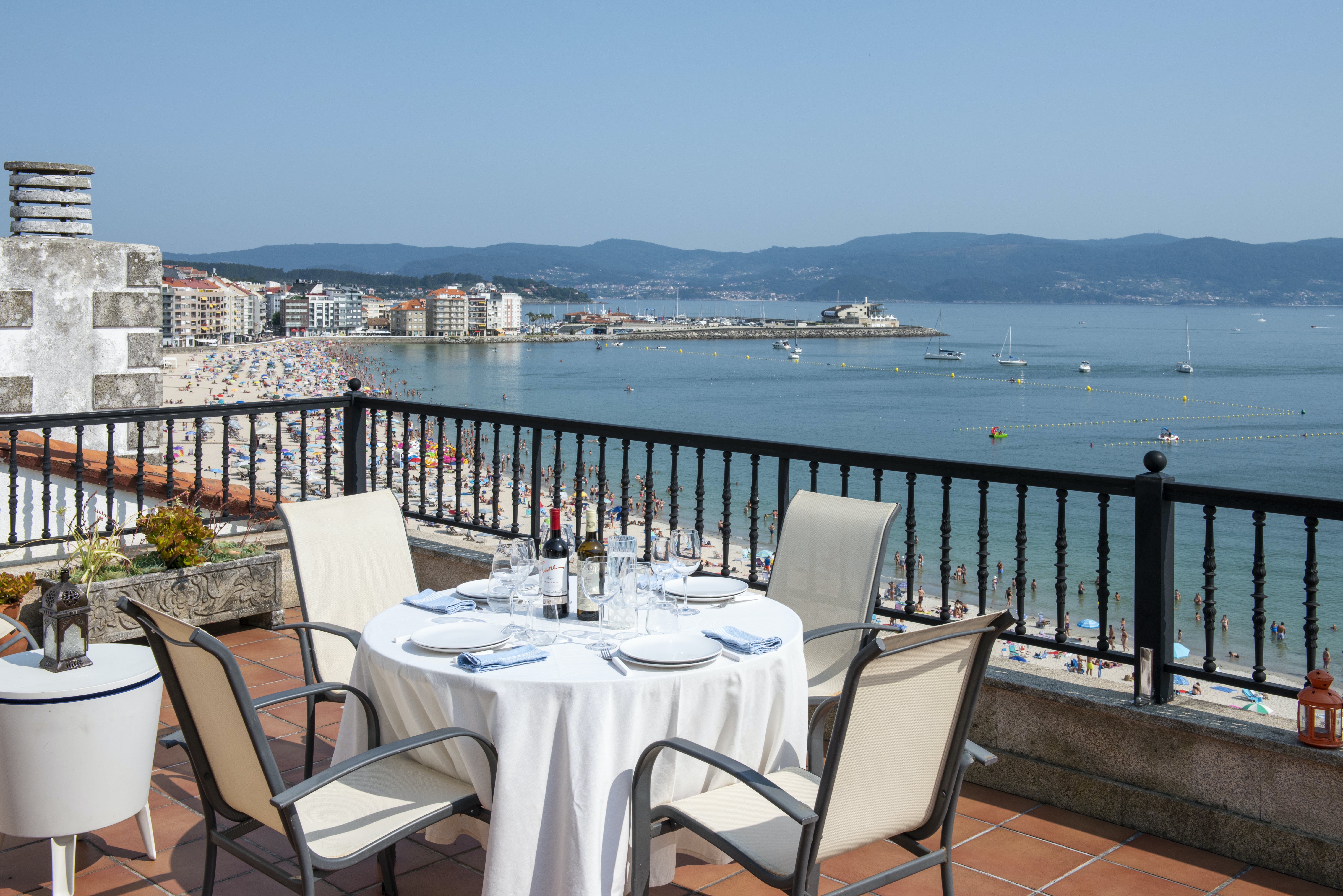 Villa Mestral Lourido Pontevedra: Luxury 4-Bedroom Apartment with Seaview and Spa, Pontevedra