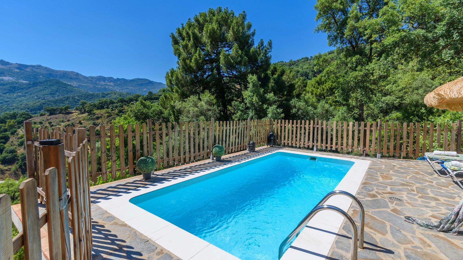 Villa Mestral Maro Nerja 260929: Luxury 3-Bedroom Apartment with Private Pool and Sea Views, Nerja