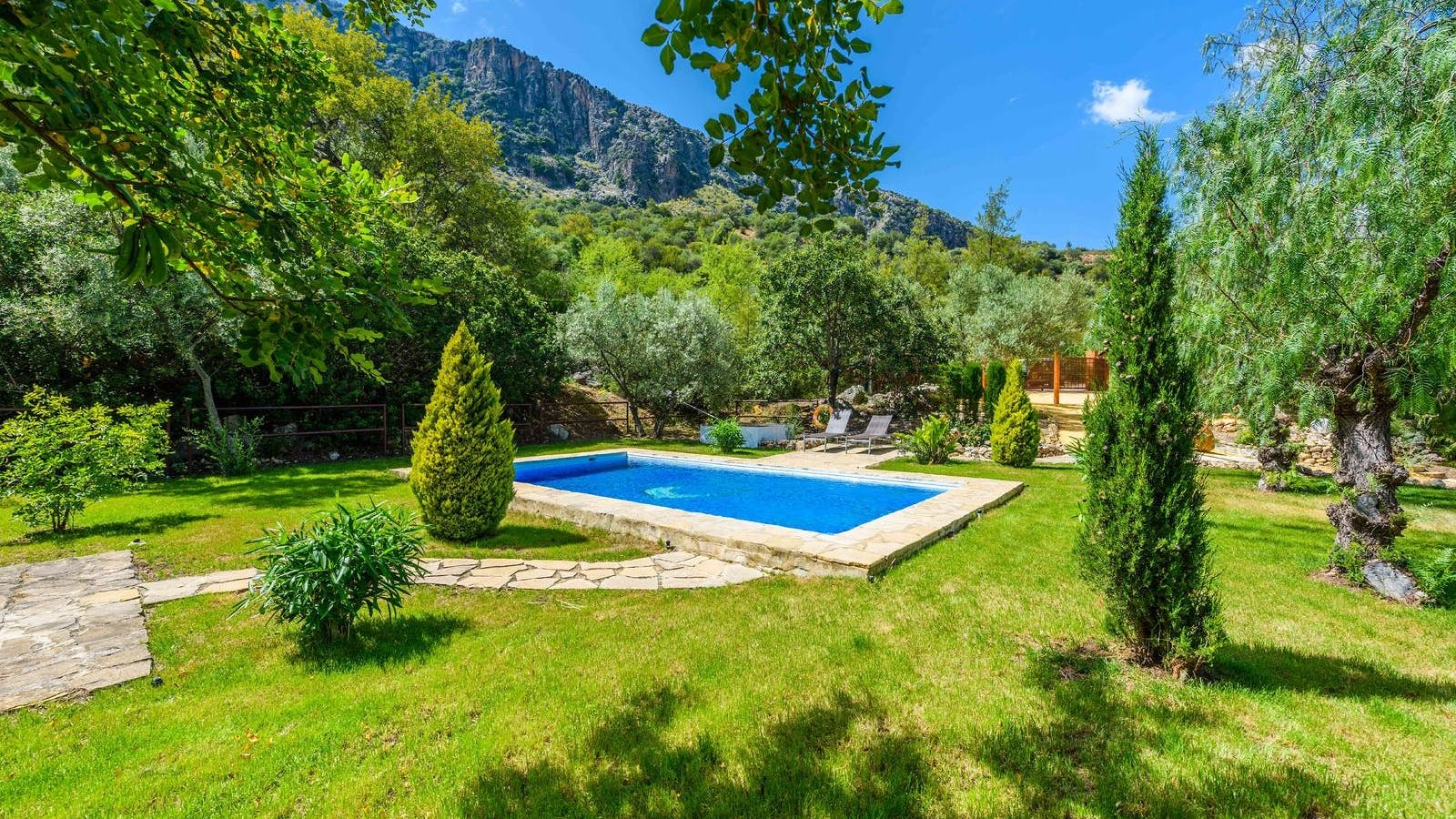 Villa Mestral Montecorto Ronda: Luxury 2-Bedroom Villa with Private Pool and Spa, Serrania de Ronda