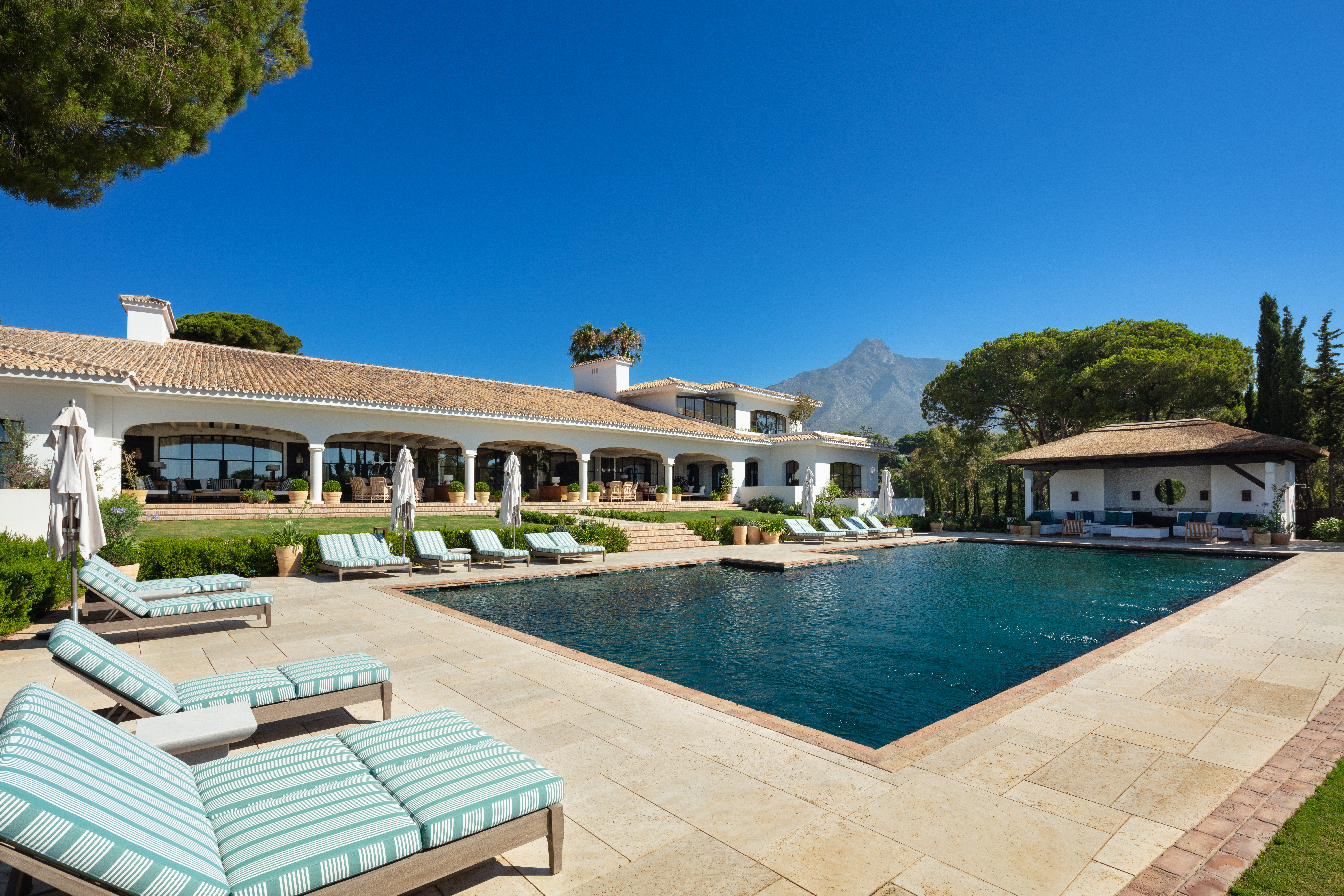 Villa Mestral Nagüeles Marbella 68167: Luxury 11-Bedroom Villa with Pool, Spa, and Sea Views, Marbella