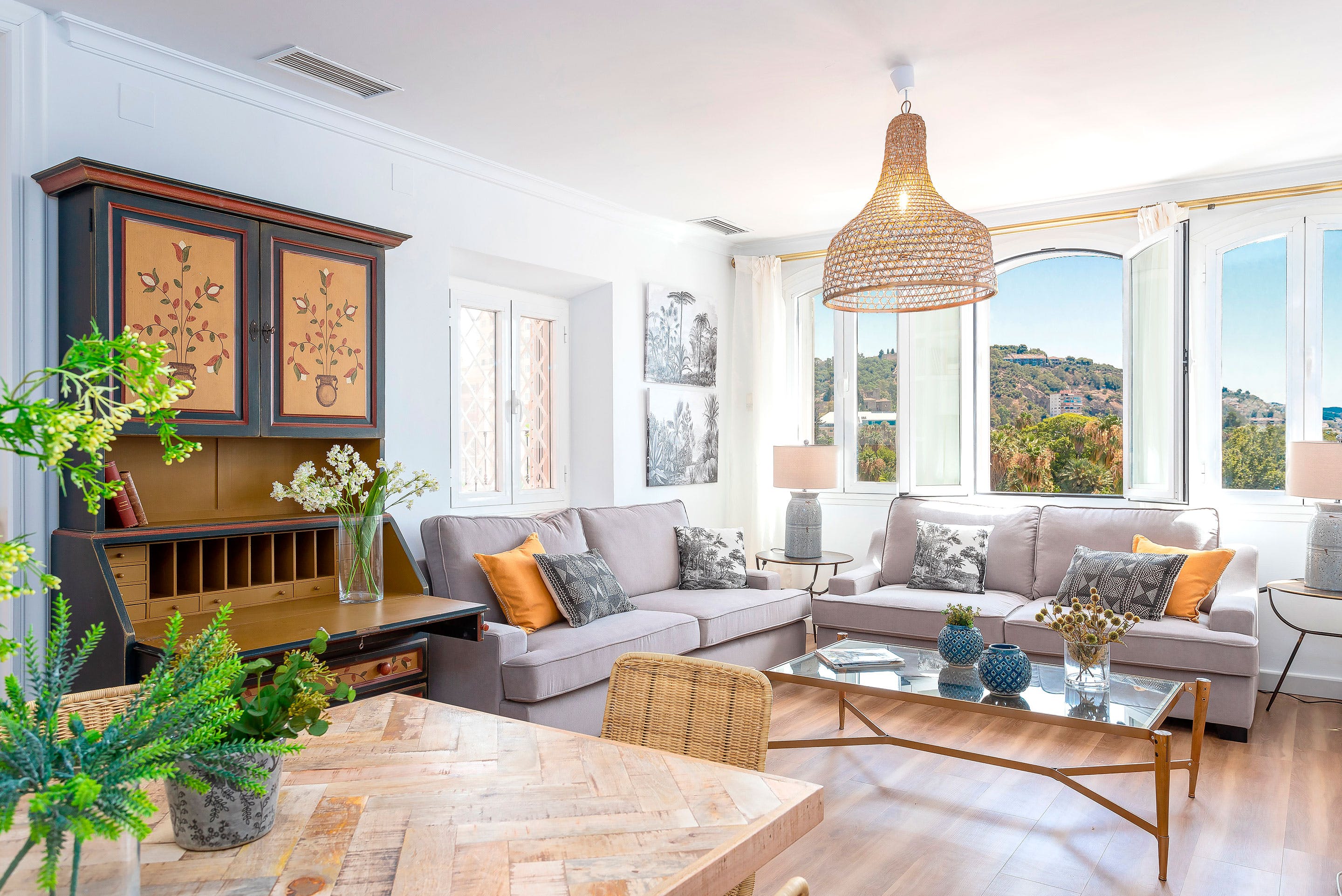 Villa Mestral Pedregalejo Malaga: Luxury 2-Bedroom Apartment with Sea View and Spa, Malaga Soho