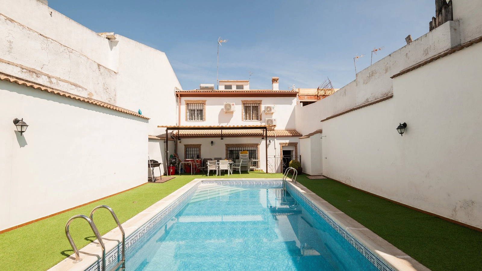 Villa Mestral Peñallana Jaén: Luxury 5-Bedroom Apartment with Private Pool and Spa, Jaén