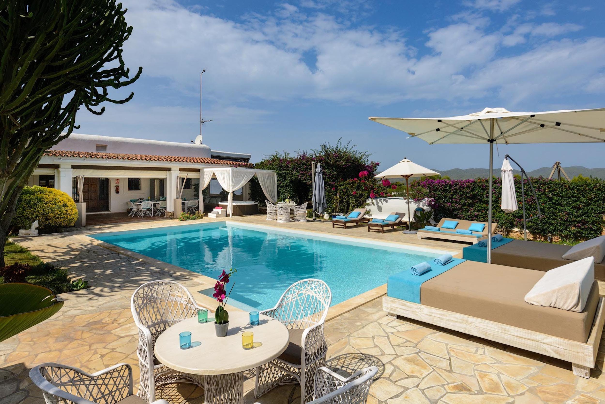 Villa Mestral Pouet Ibiza: Luxury 4-Bedroom Villa with Private Pool and Hot Tub, Ibiza