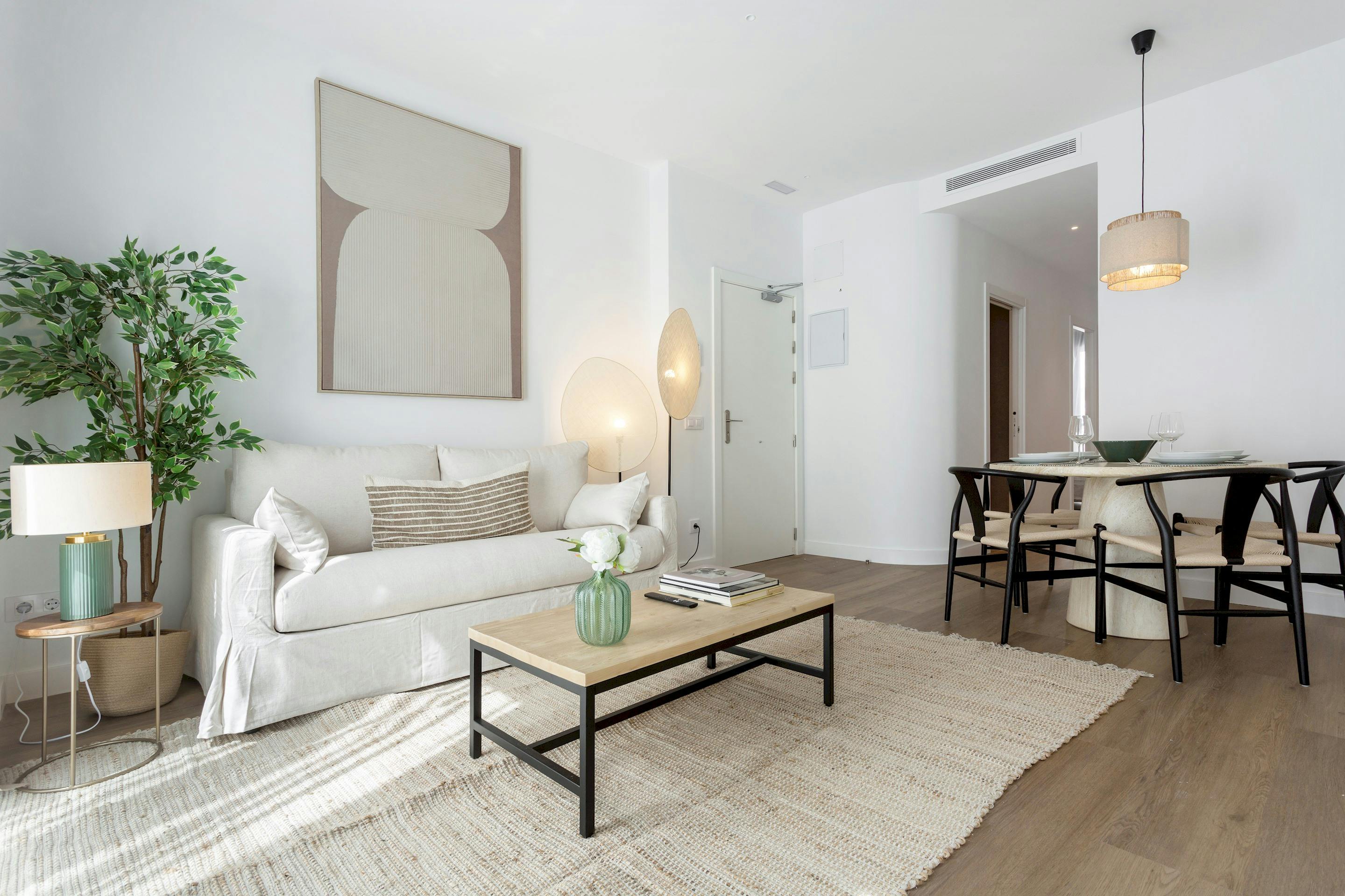 Villa Mestral Prosperidad Madrid: Luxury 2-Bedroom Apartment with Air-Con and Family-Friendly Features, Chamartin Madrid