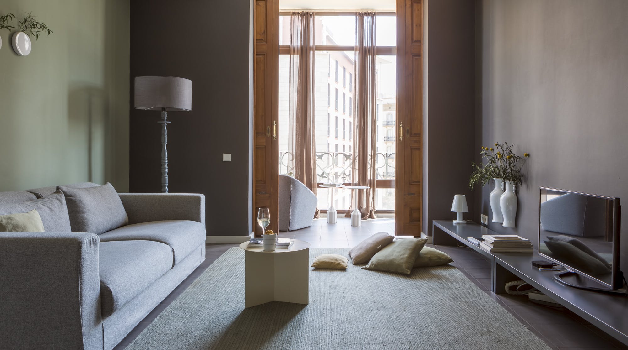 Villa Mestral Sant Pau Barcelona 19156: Luxury 2-Bedroom Apartment with Sea Views and Air Conditioning in El Raval, Barcelona