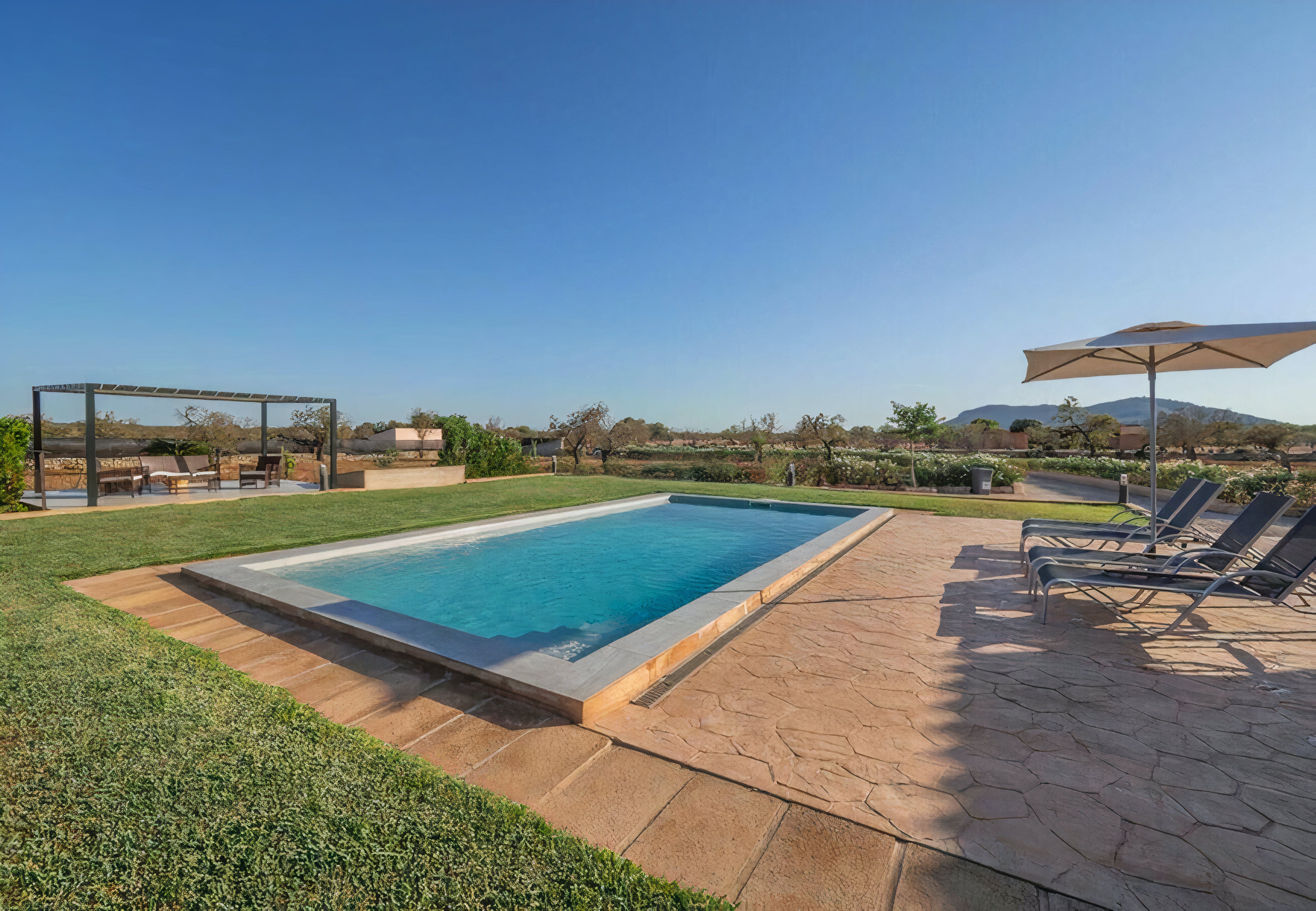 Villa Mestral Santa Magdalena Raiguer: Charming 2-Bedroom Apartment with Pool and Spa, Raiguer Mallorca