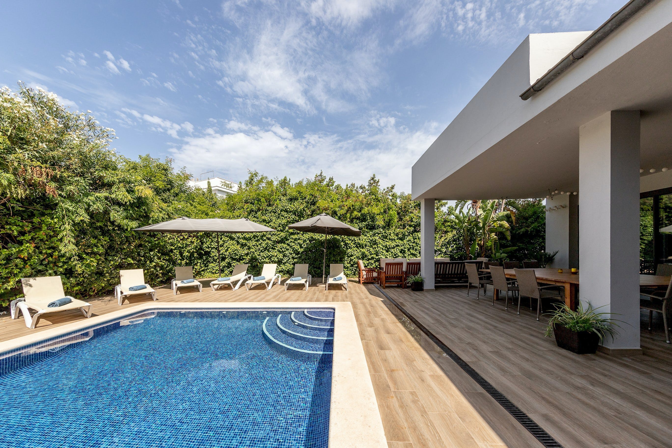 Villa Mestral Son Bauló Can Picafort: Luxury 6-Bedroom Villa with Private Pool and Sea Views, Can Picafort